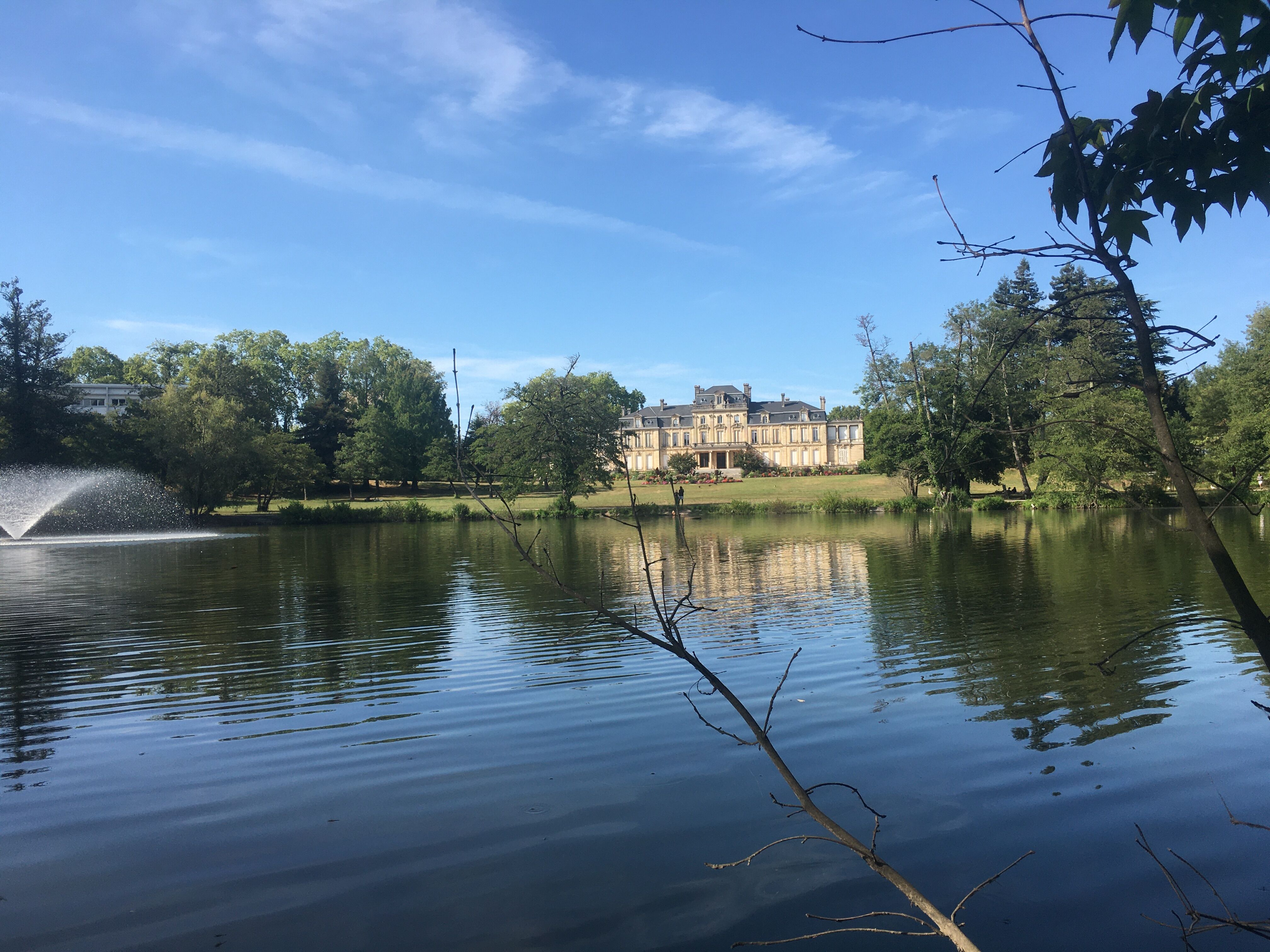 Vue du château depuis le lac, 2024