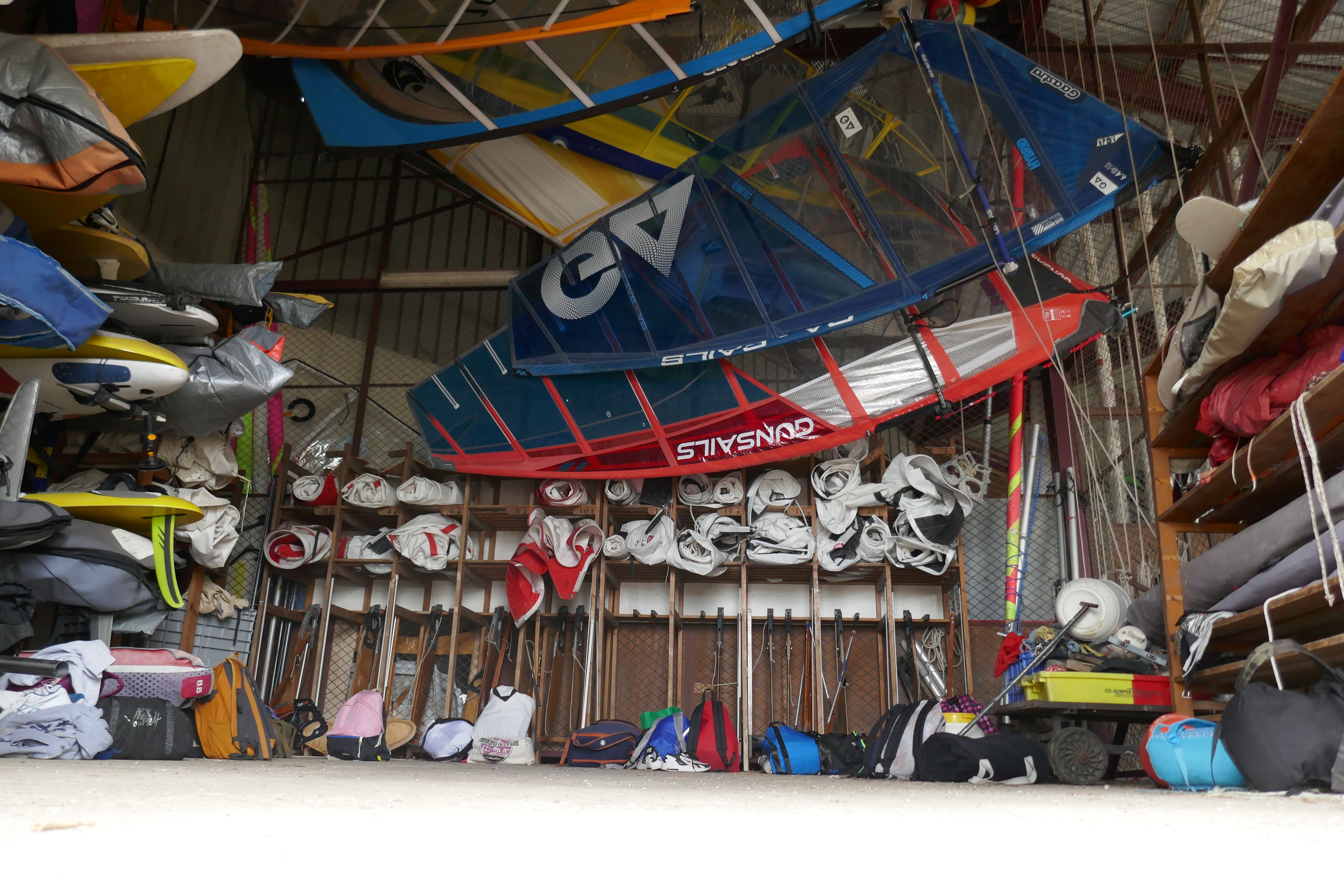 Le hangar à voiles, vue intérieure.