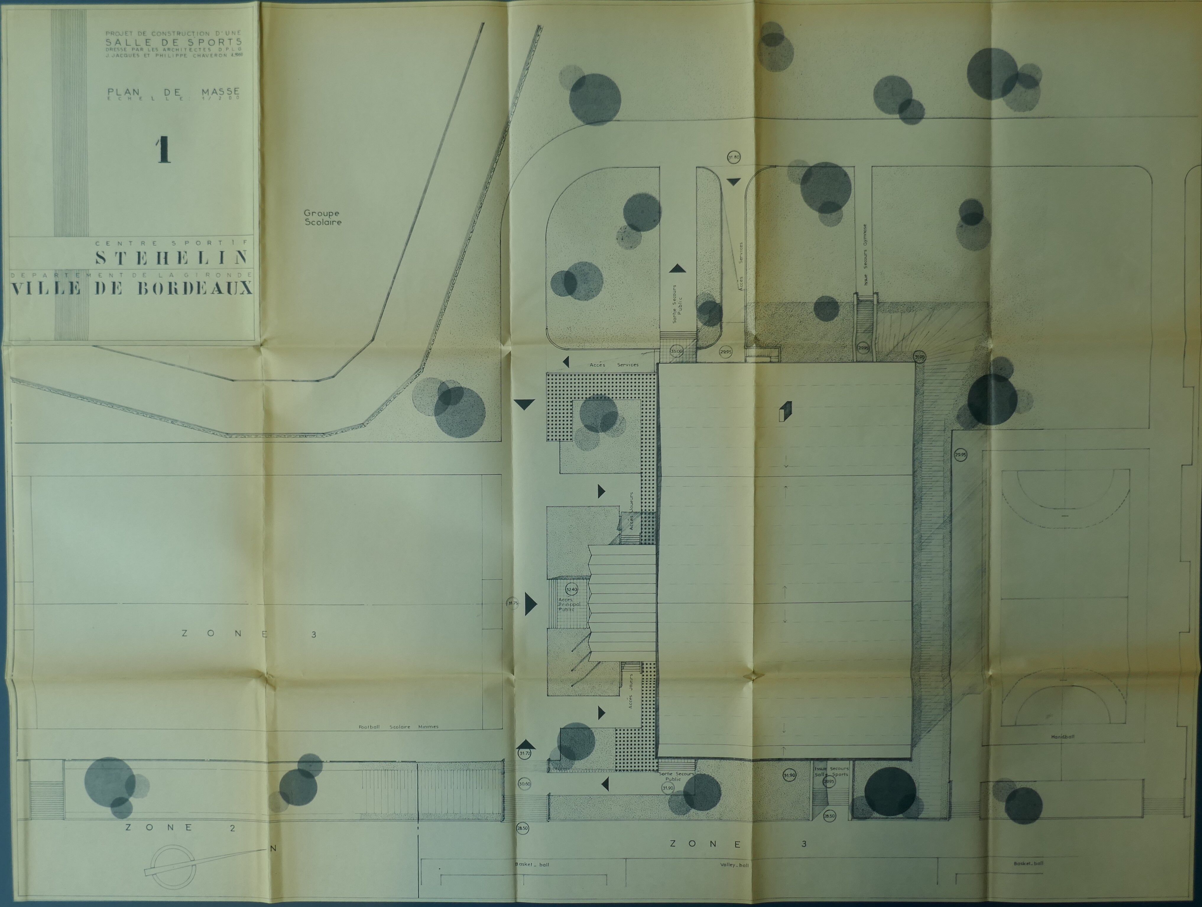 Plan de masse du gymnase par les architectes Chaveron, 1969.