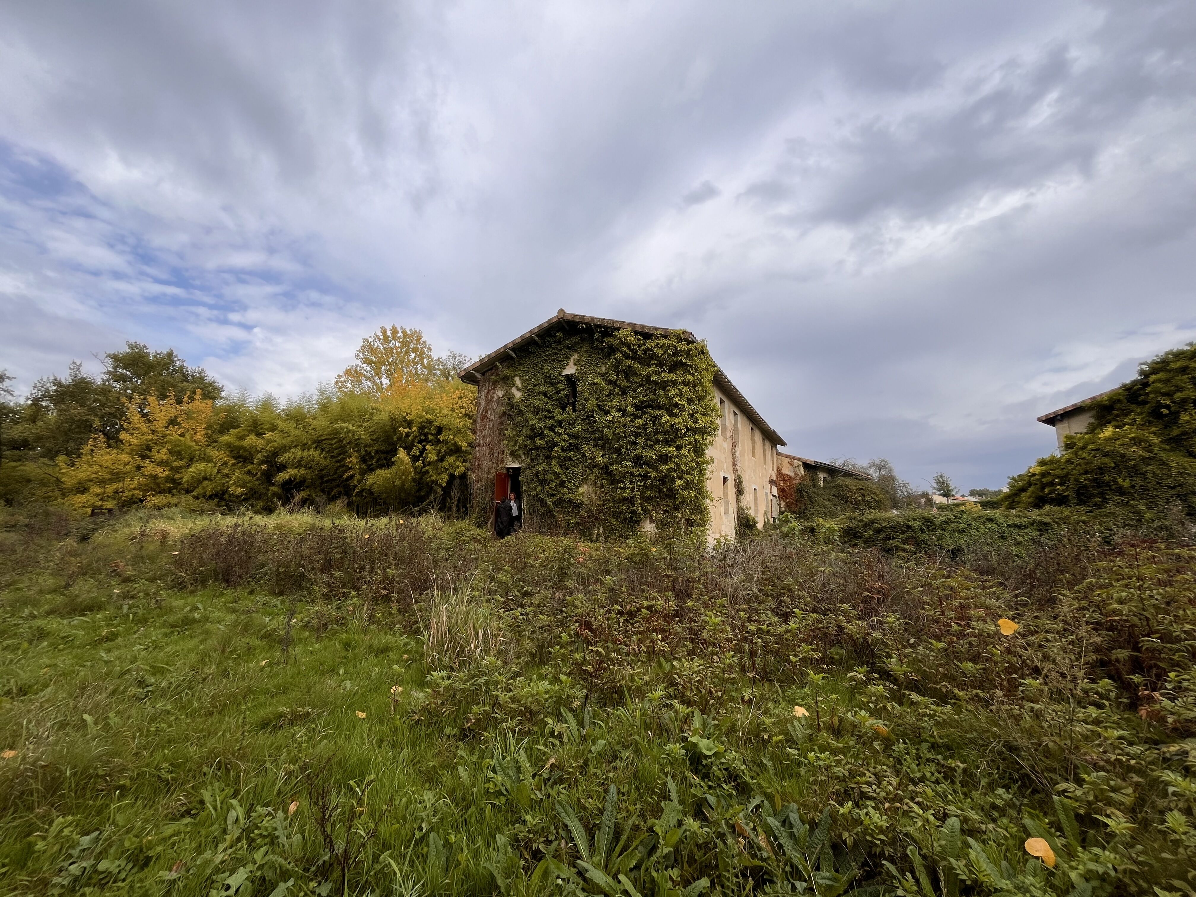 Vue du moulin depuis la rive sud