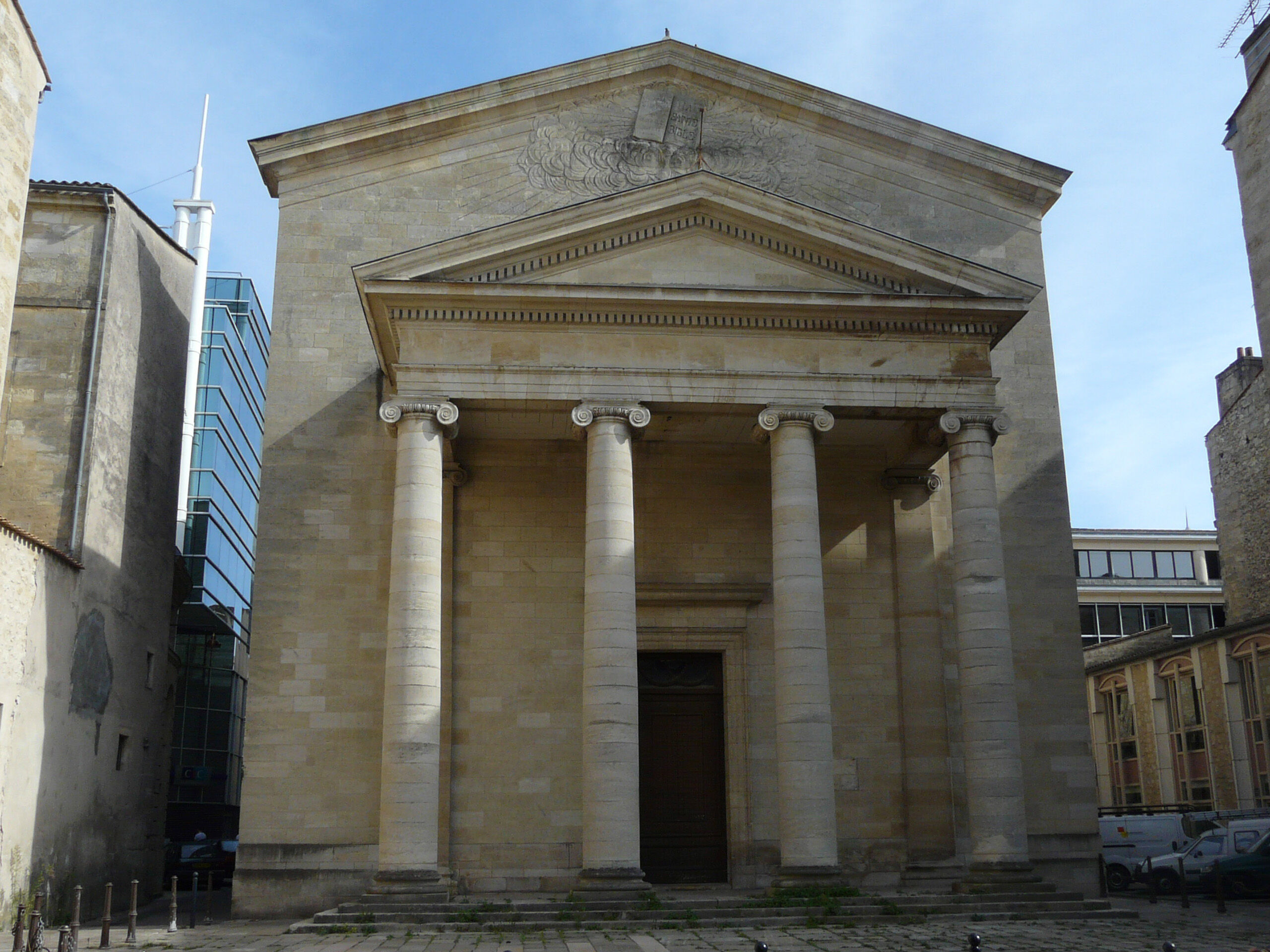 Façade principale depuis la rue Notre-Dame