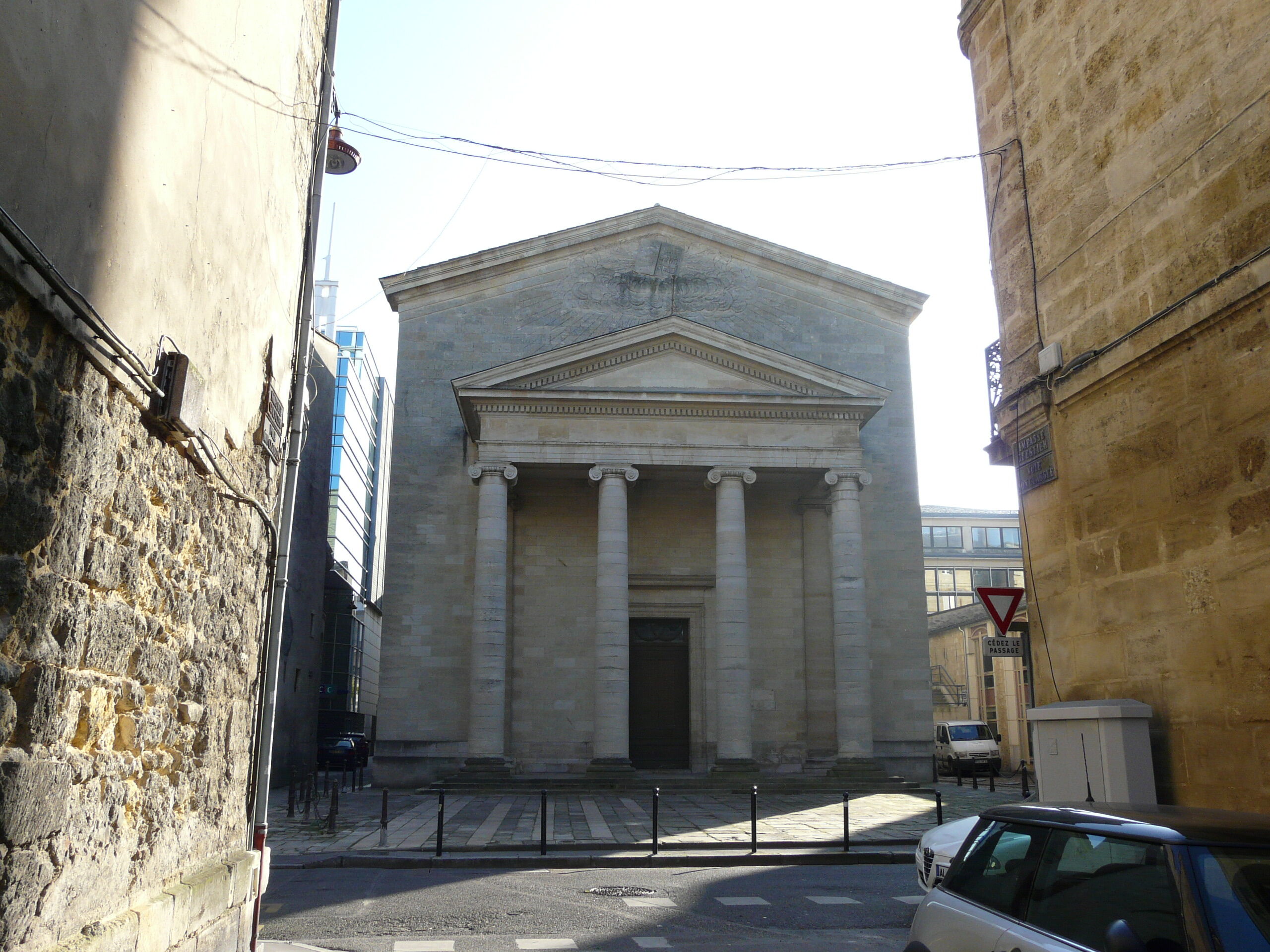 Façade principale dans son contexte 