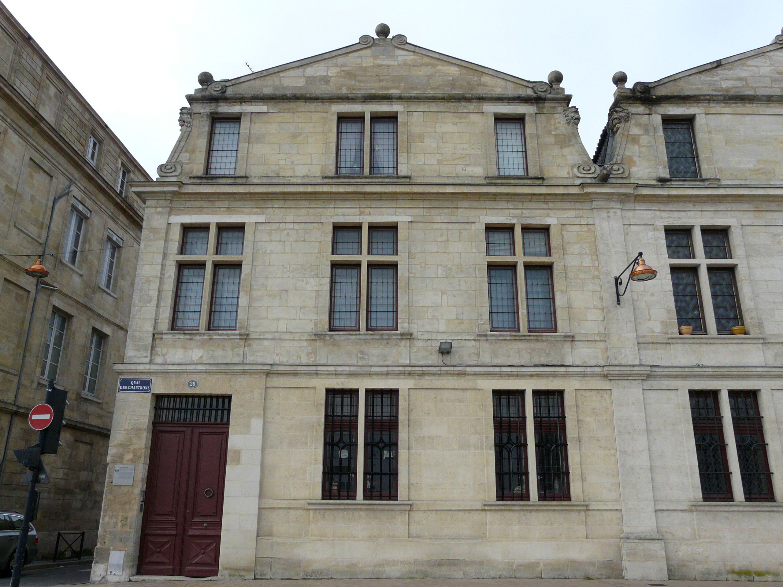 Façade du numéro 28 quai des Chartrons