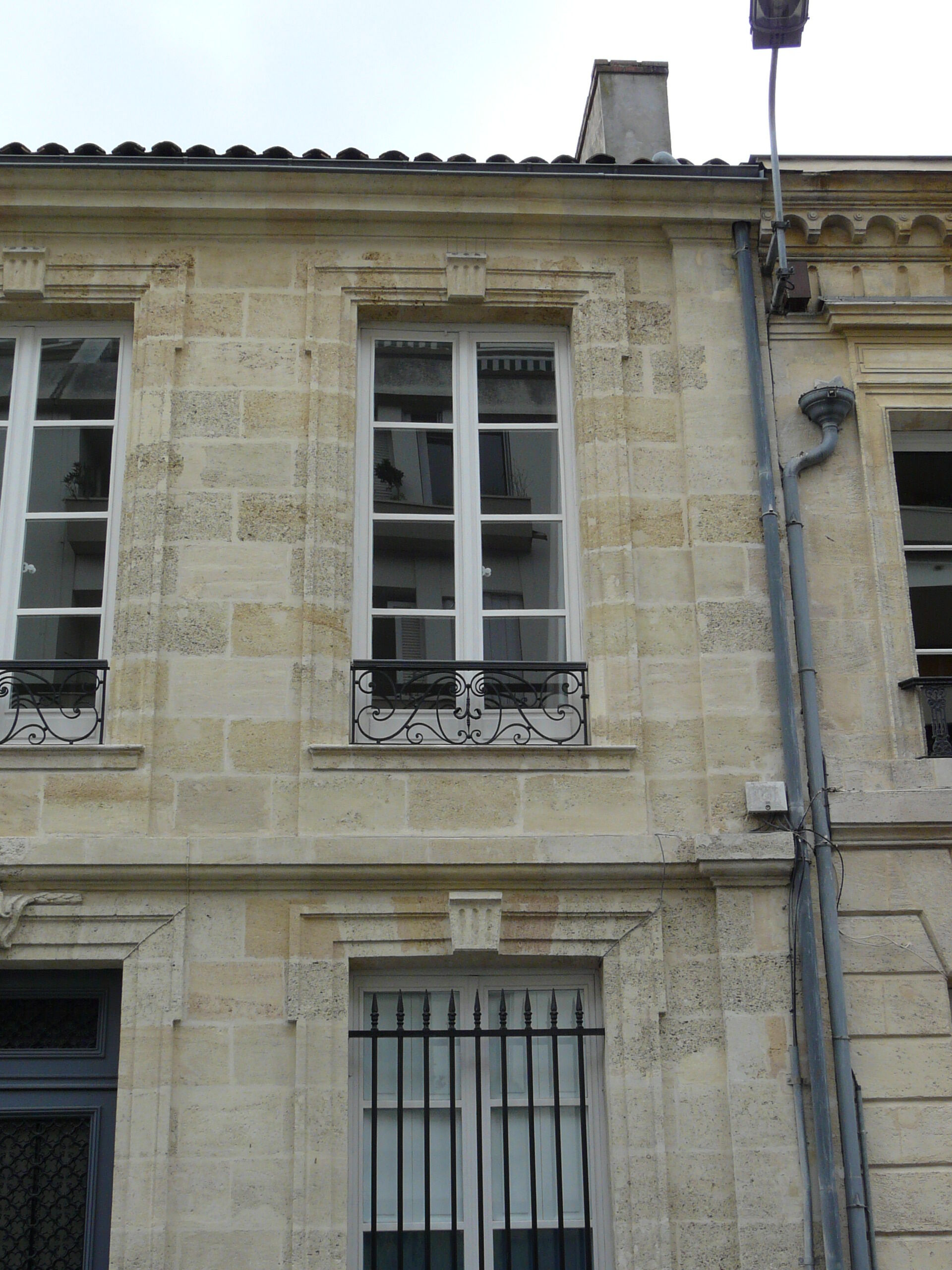 Détail d'une baie sur la façade principale