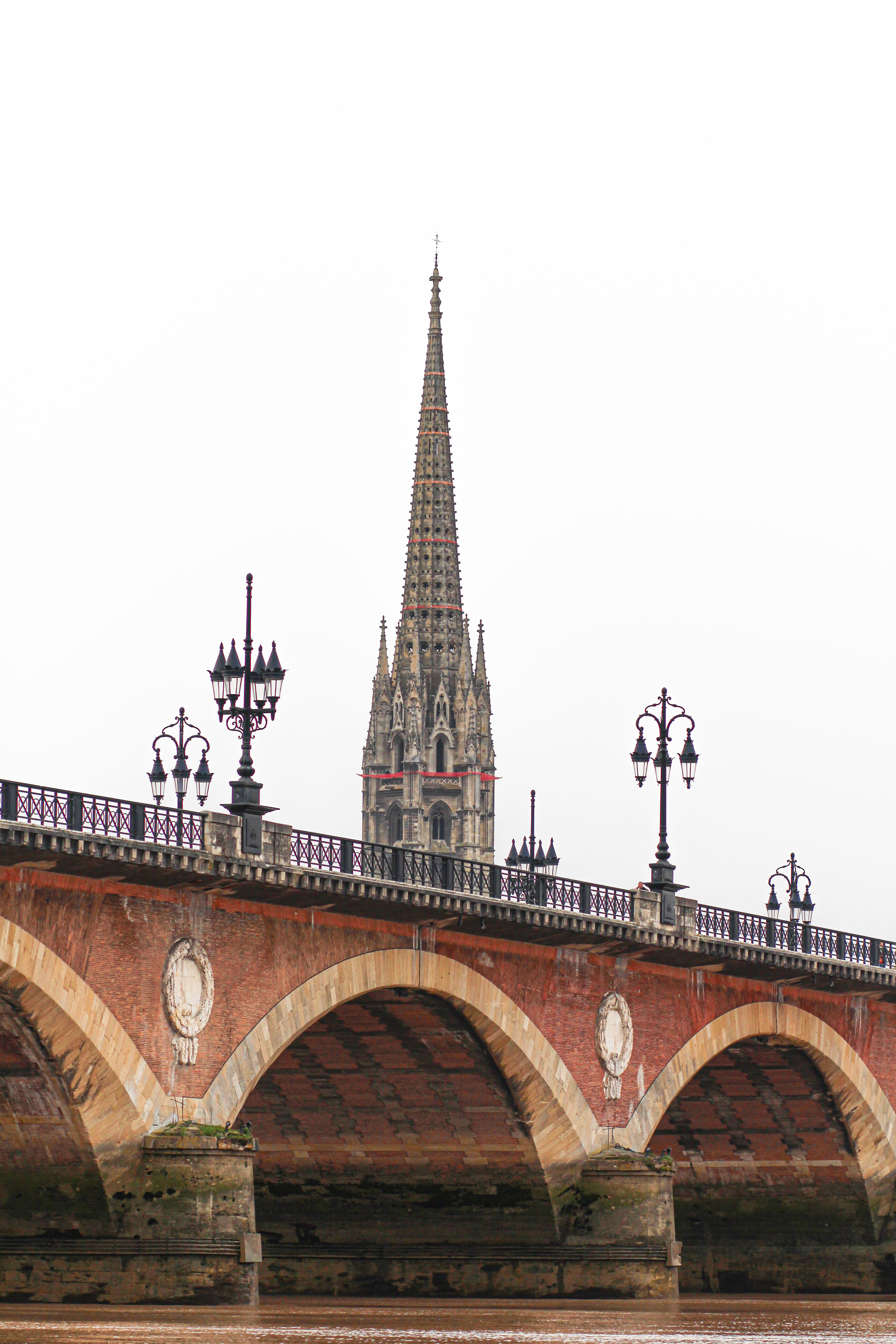 Détail des piles du pont de pierre