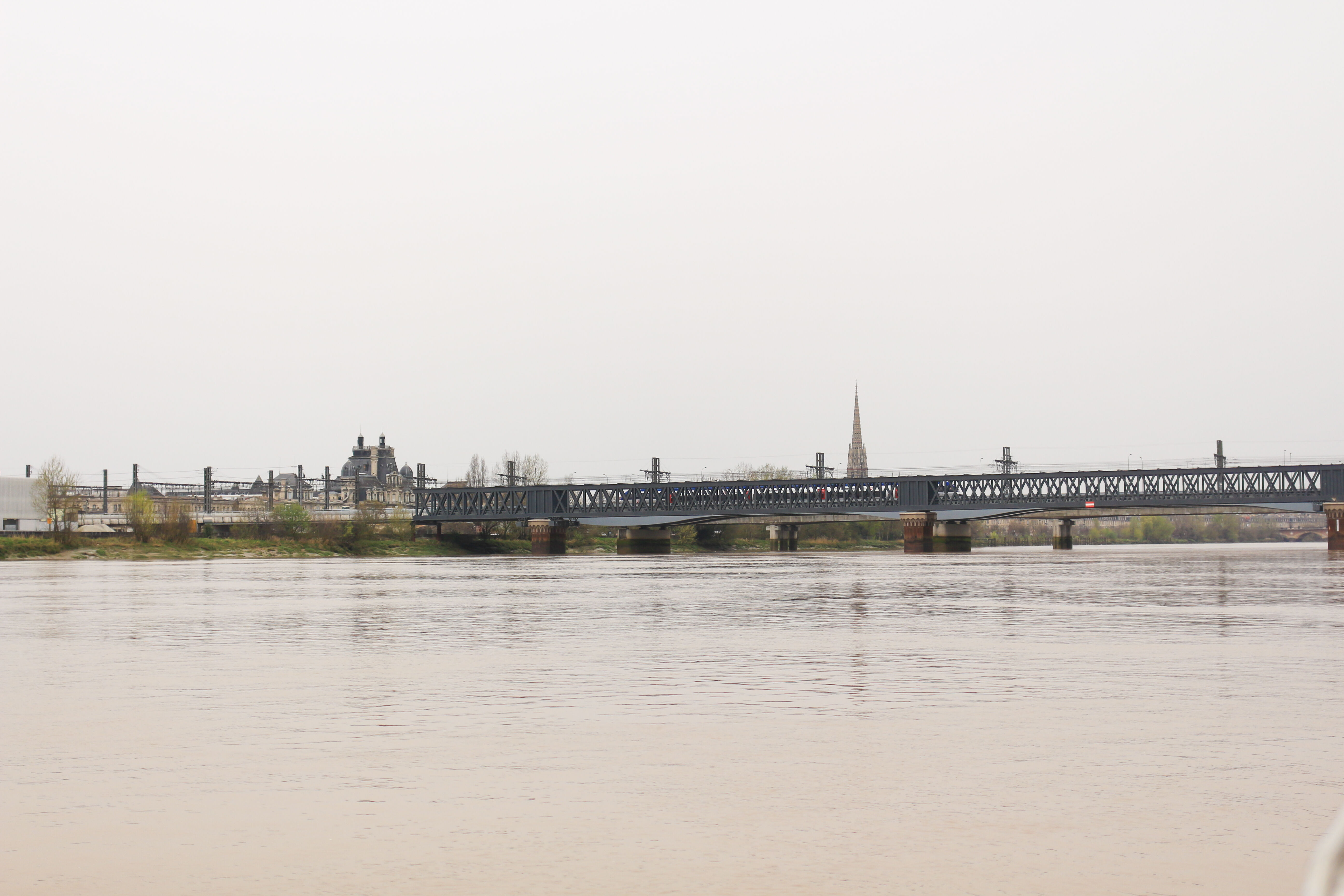 La passerelle depuis la Garonne, contexte 