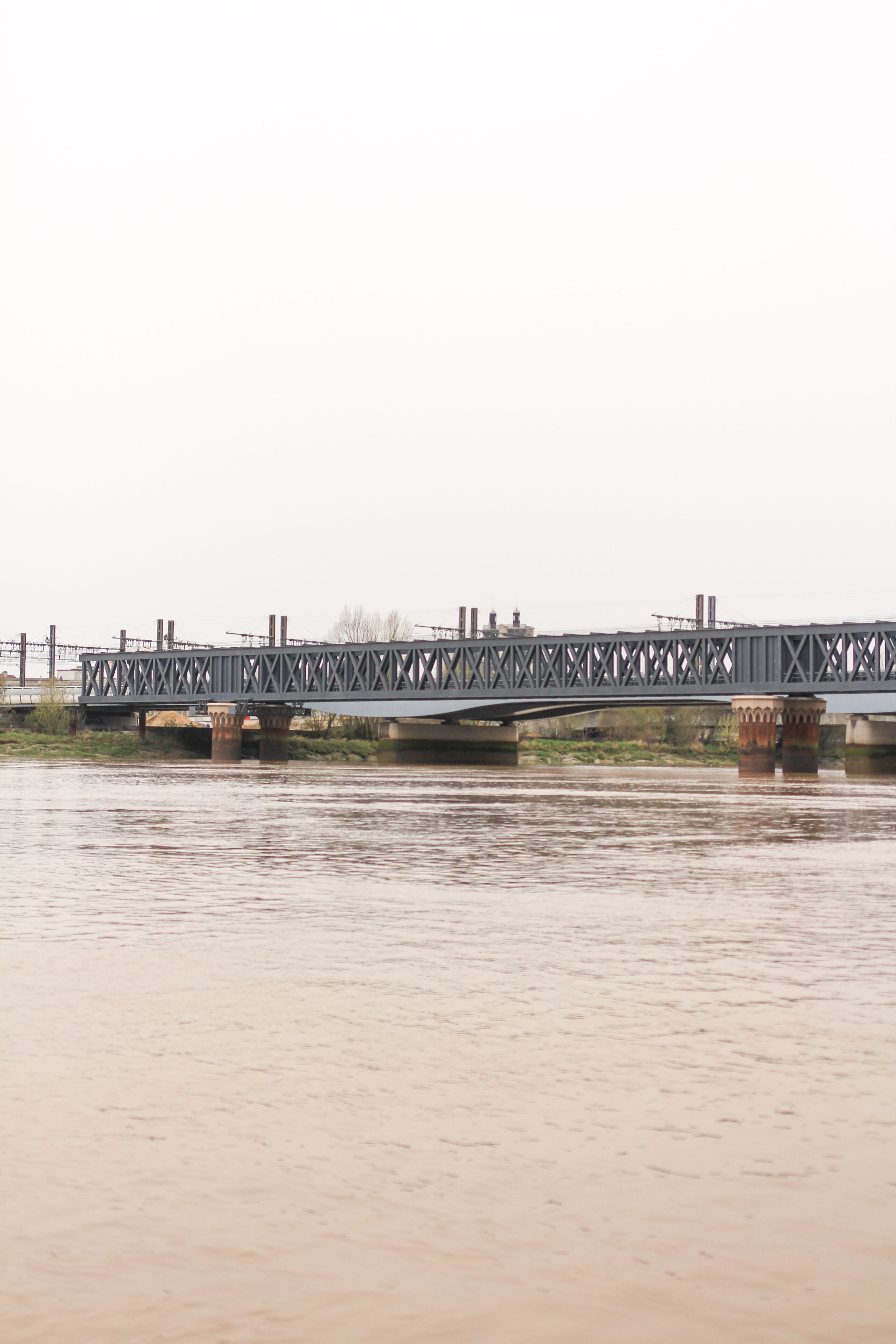 La passerelle depuis la Garonne