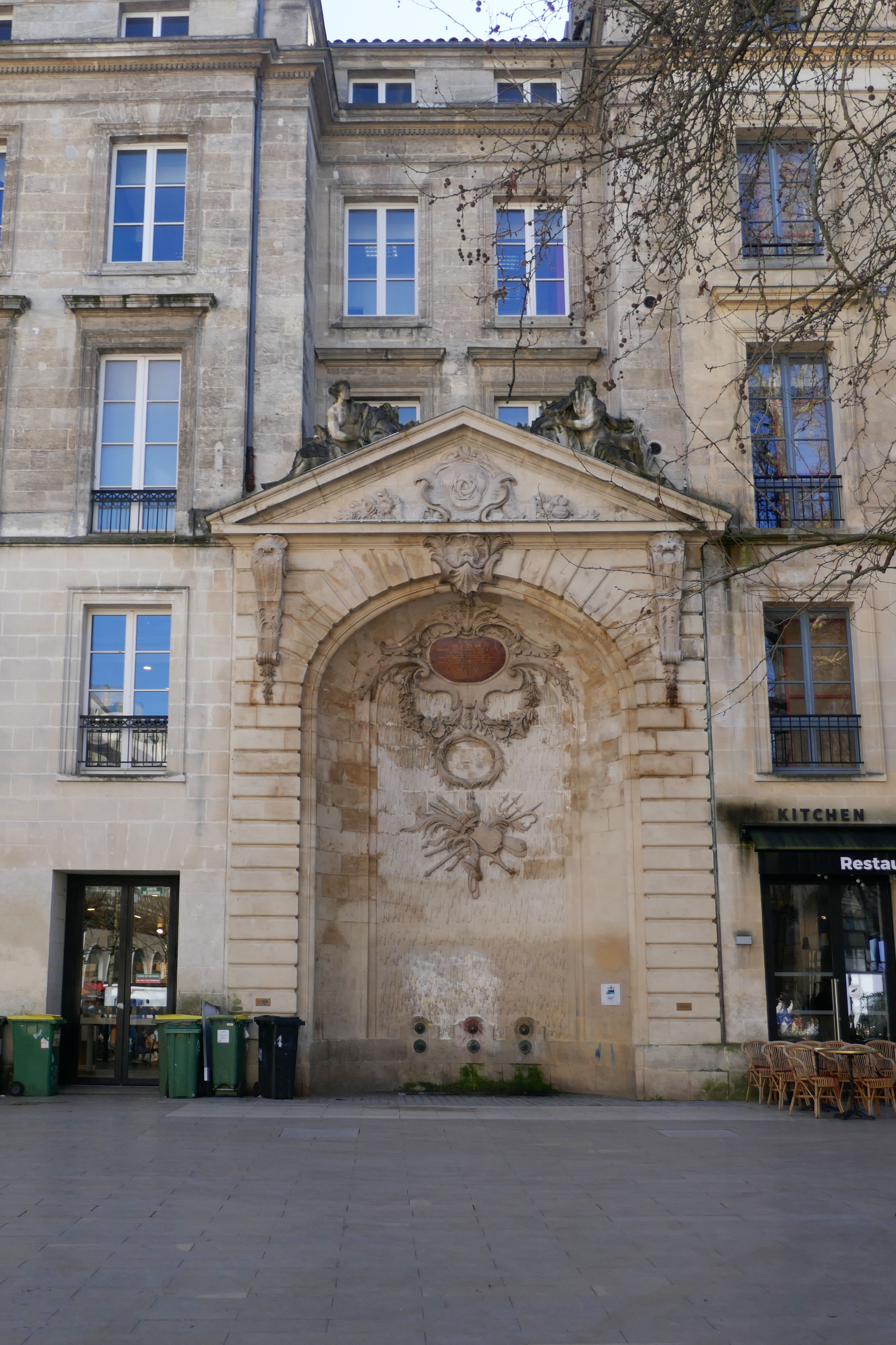 Vue depuis la place Saint-Projet