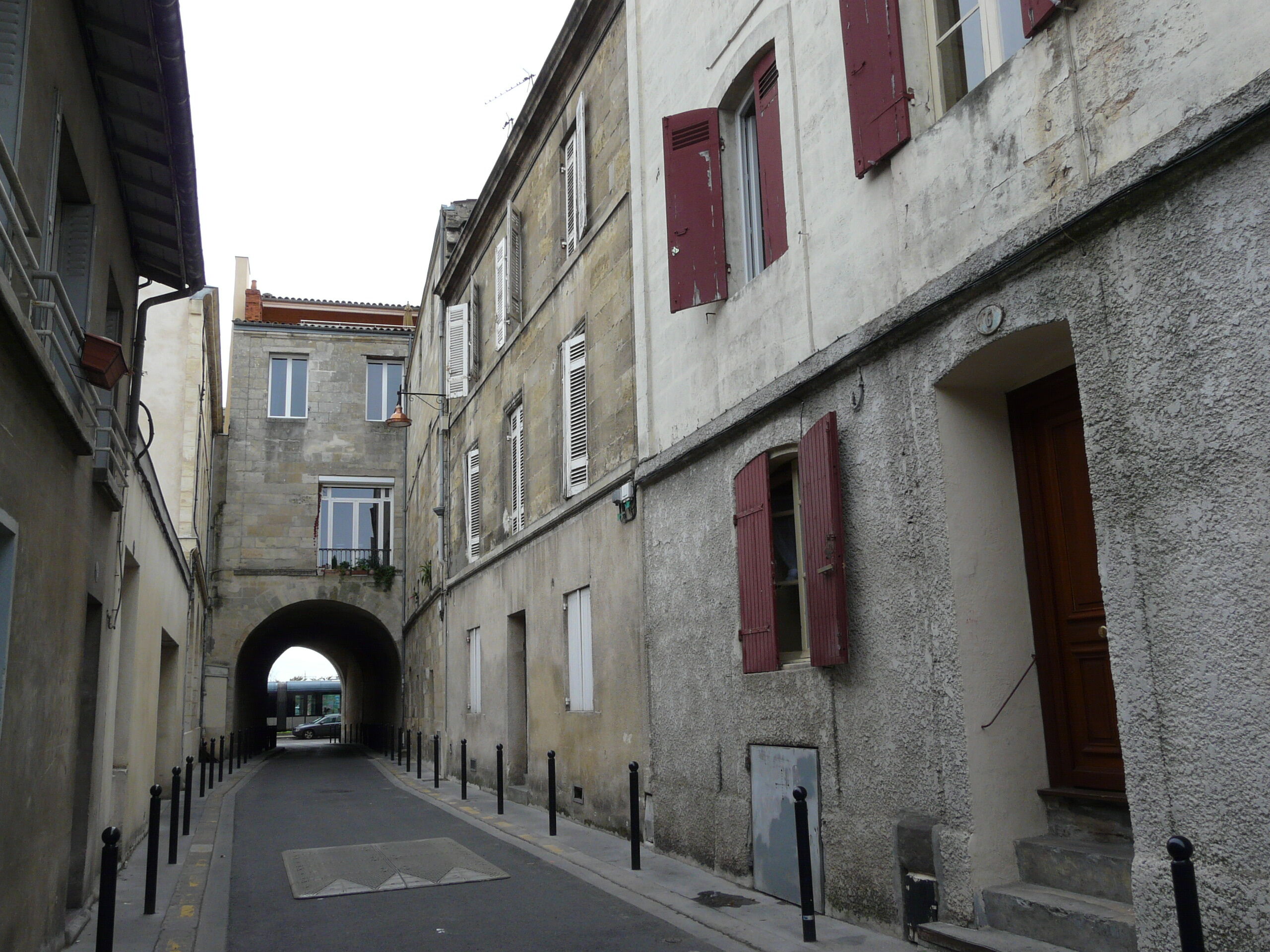 Vue générale du passage depuis la rue Barreyre