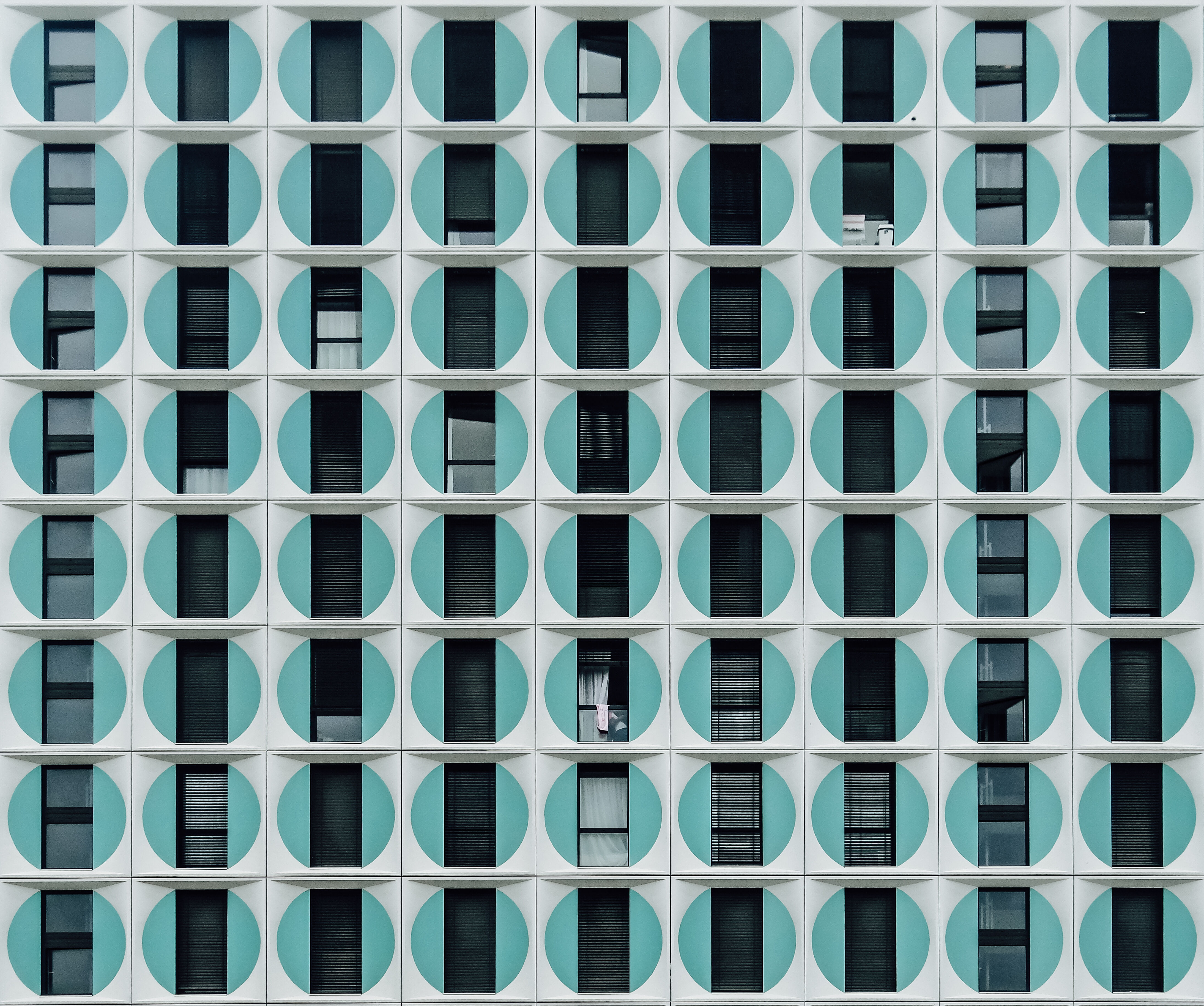 Détail de la façade principale en 2019.