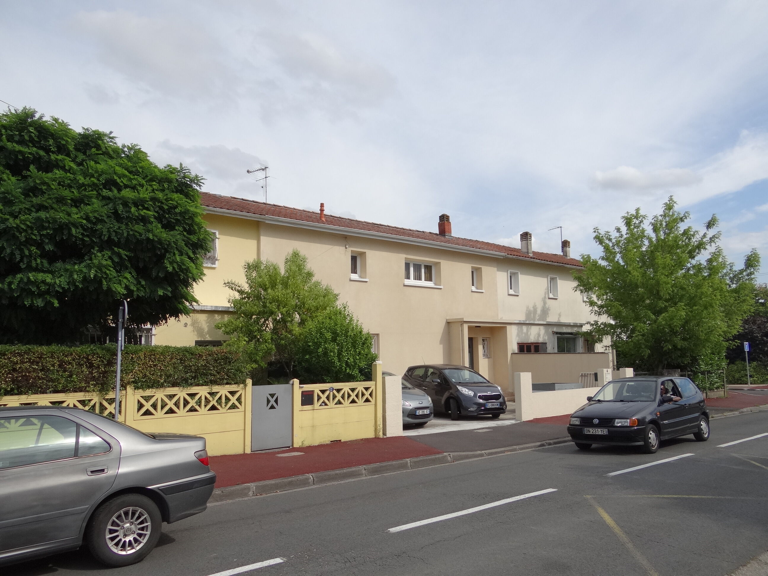 Un exemple de maisons jumelées à étage en 2017.