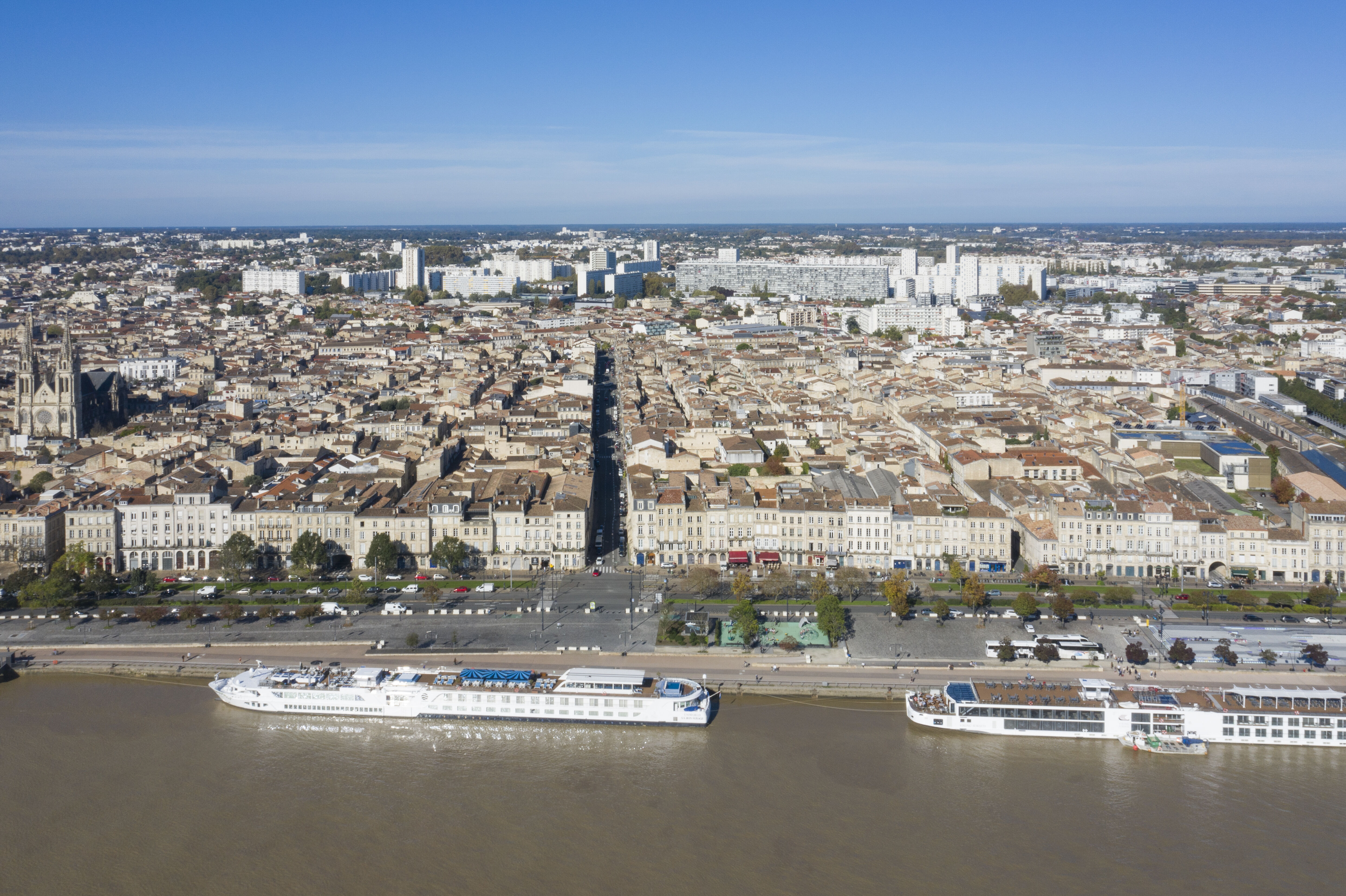 Vue vers Bordeaux à hauteur du cours de la Martinique