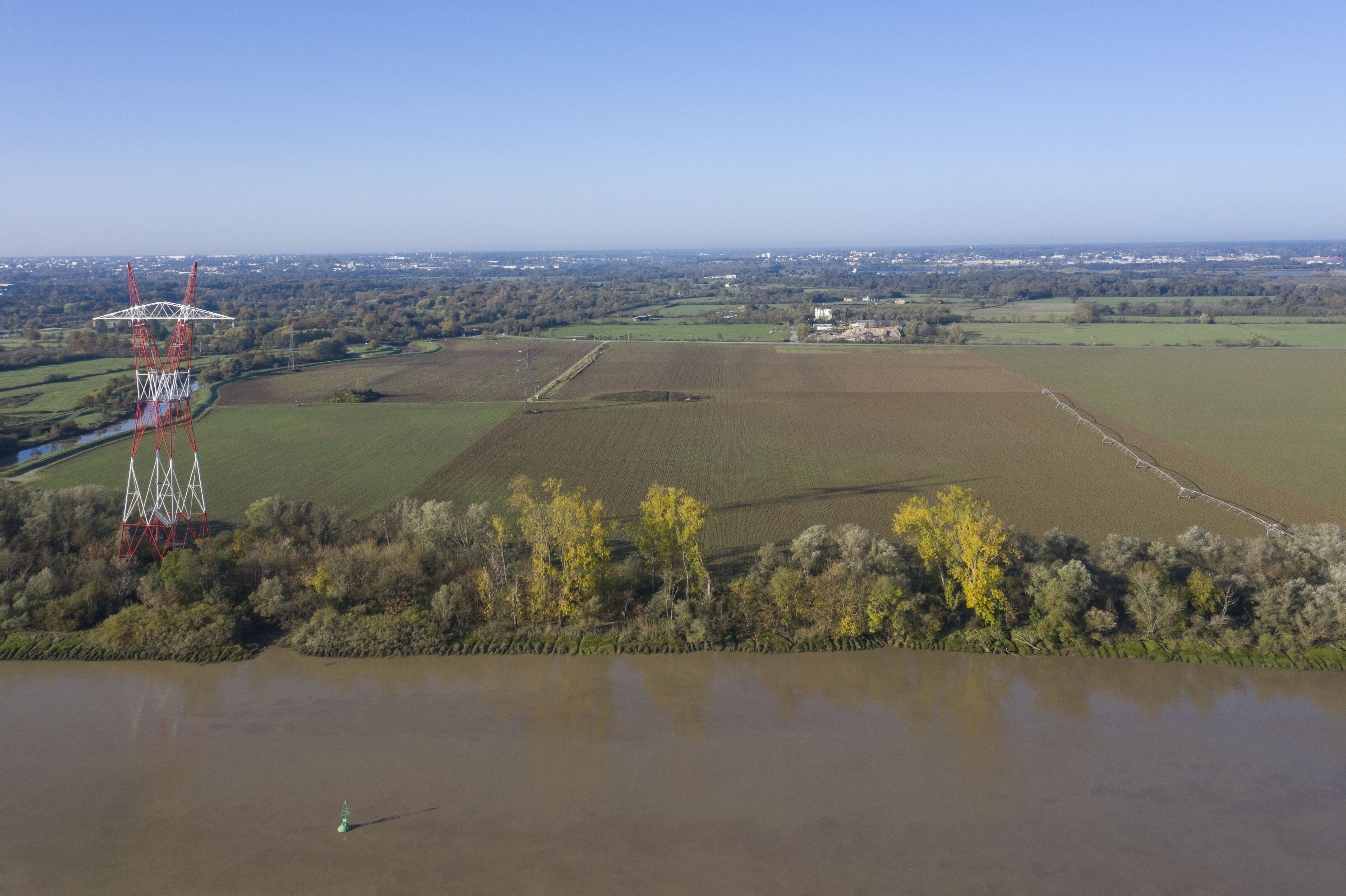 Vue vers Blanquefort à la hauteur de la ligne à haute tension