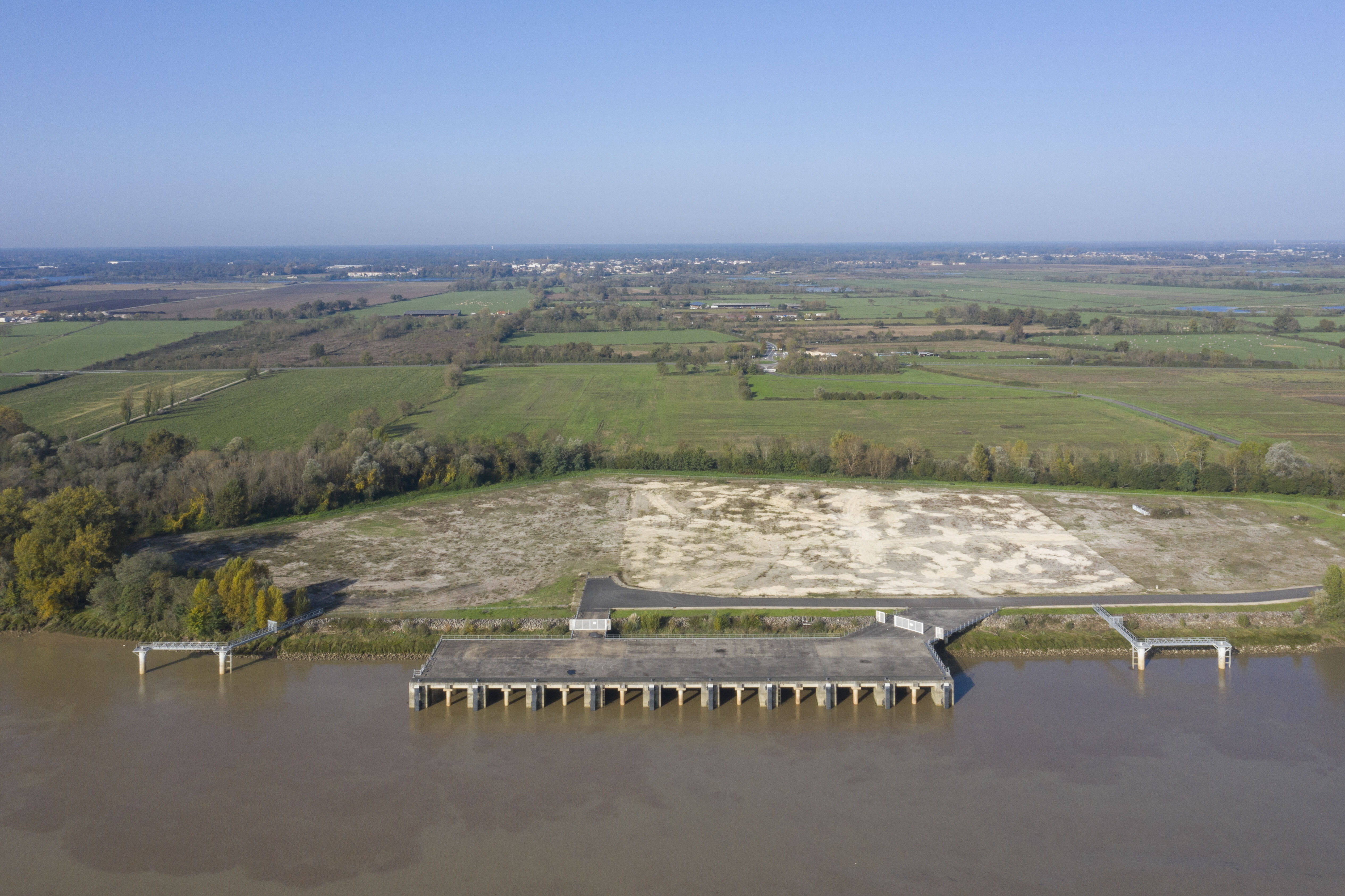 Vue vers Parempuyre à la hauteur de Grattequina
