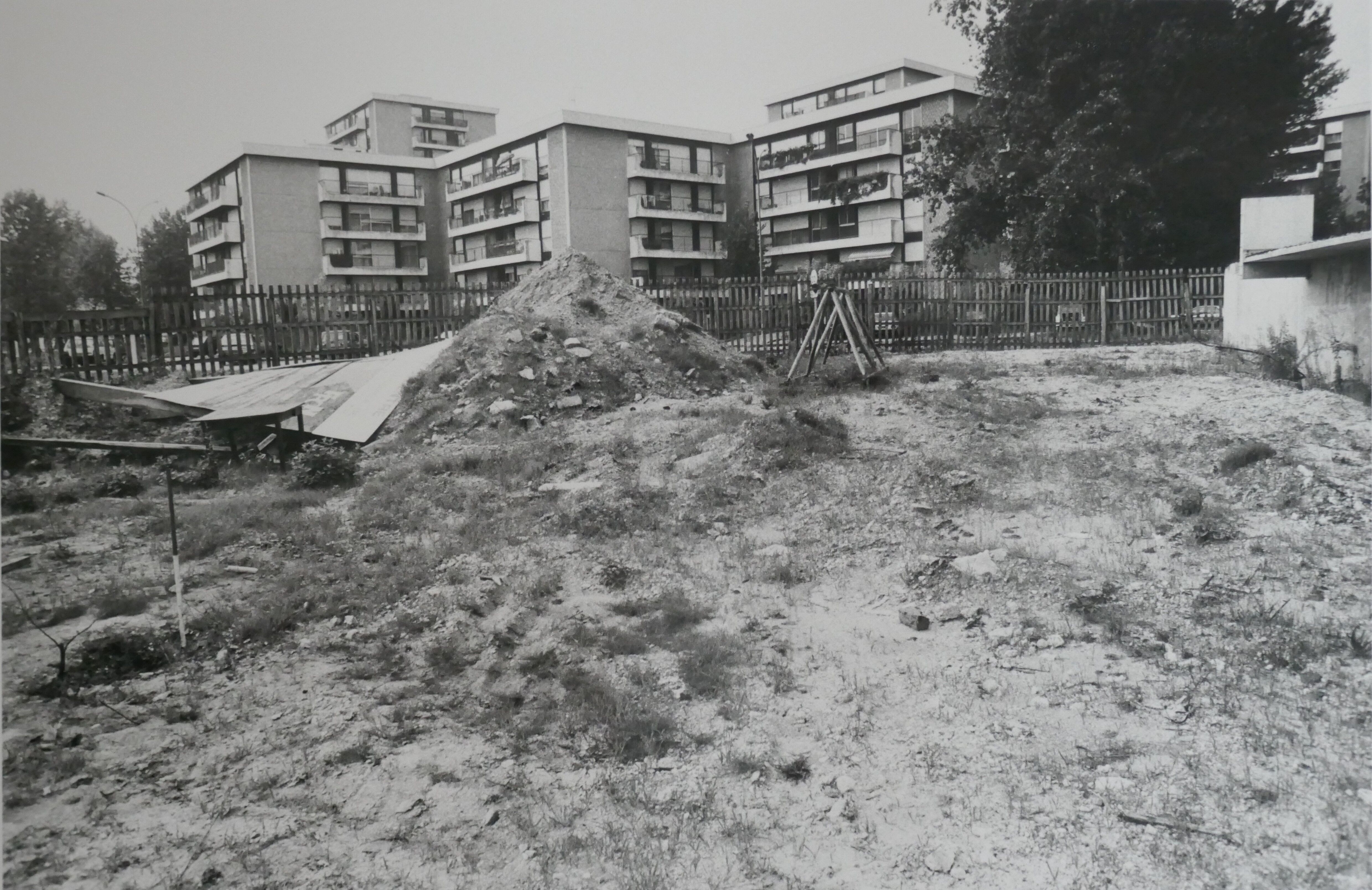 La résidence Le Club en cours d'achèvement, vers 1975.