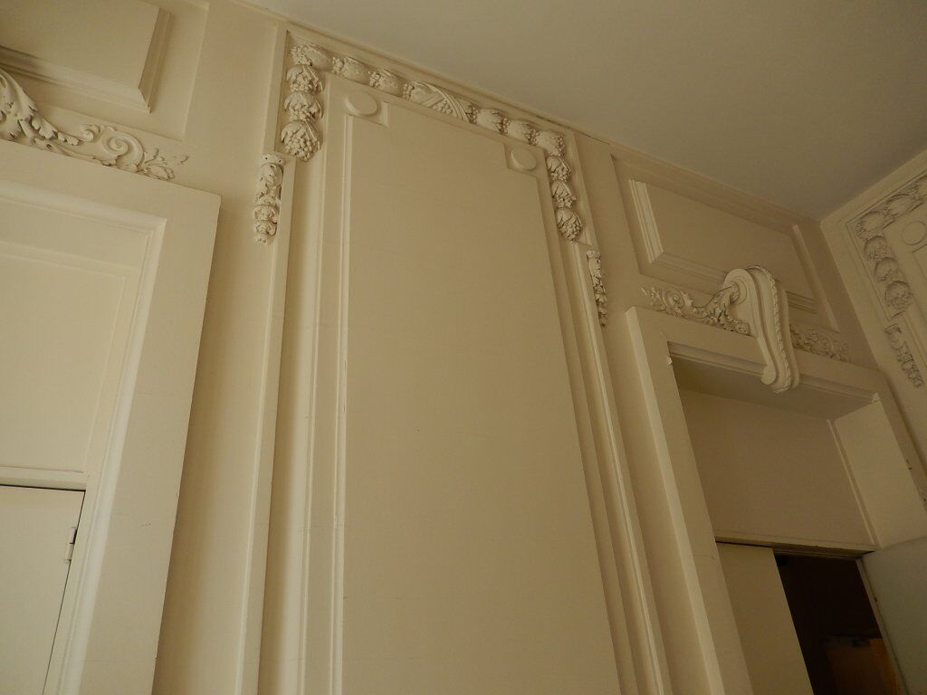 Décor intérieur de l'un des salons de l'étage.