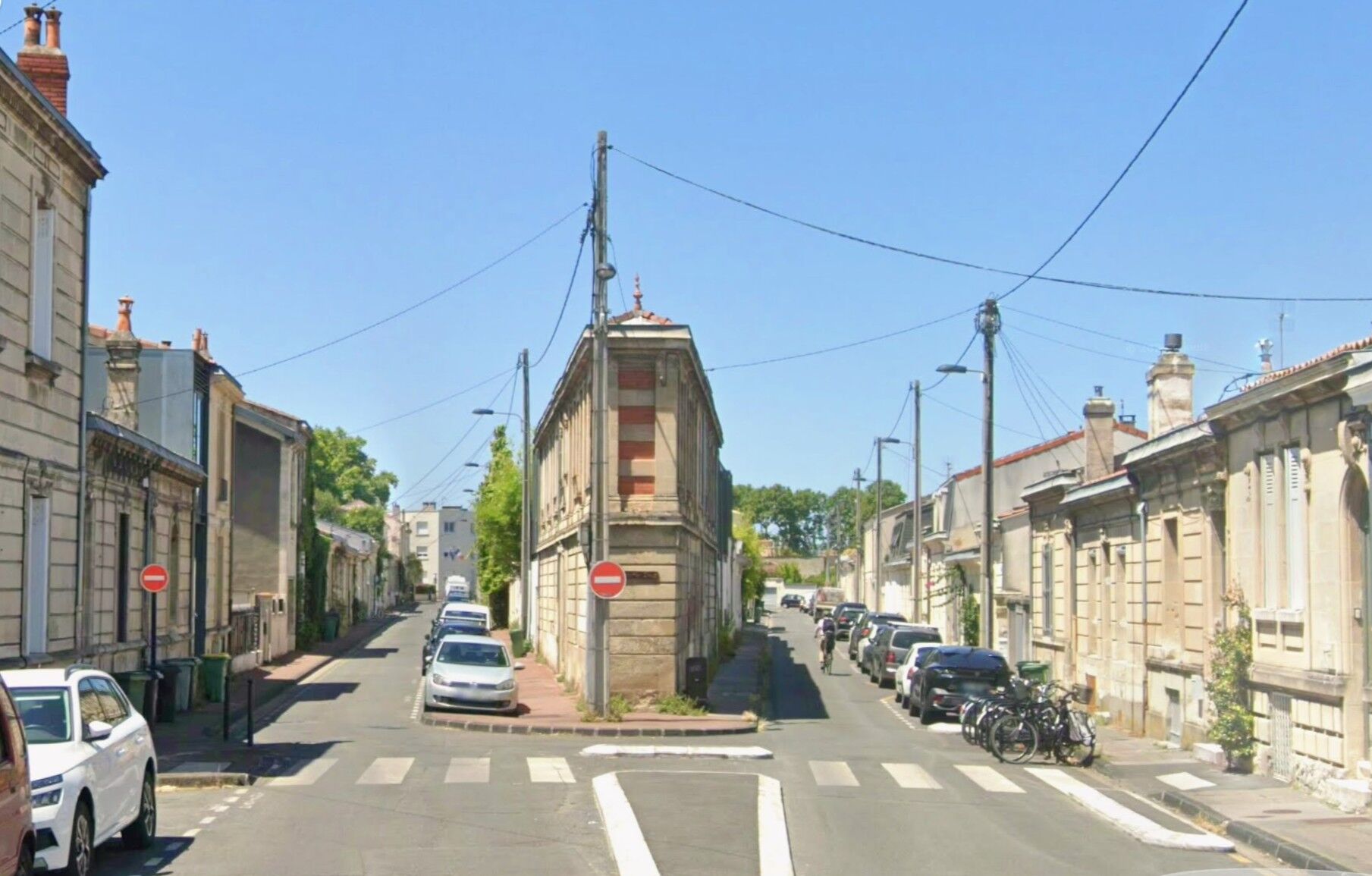Vue du pignon de l'immeuble depuis la rue Berruer.