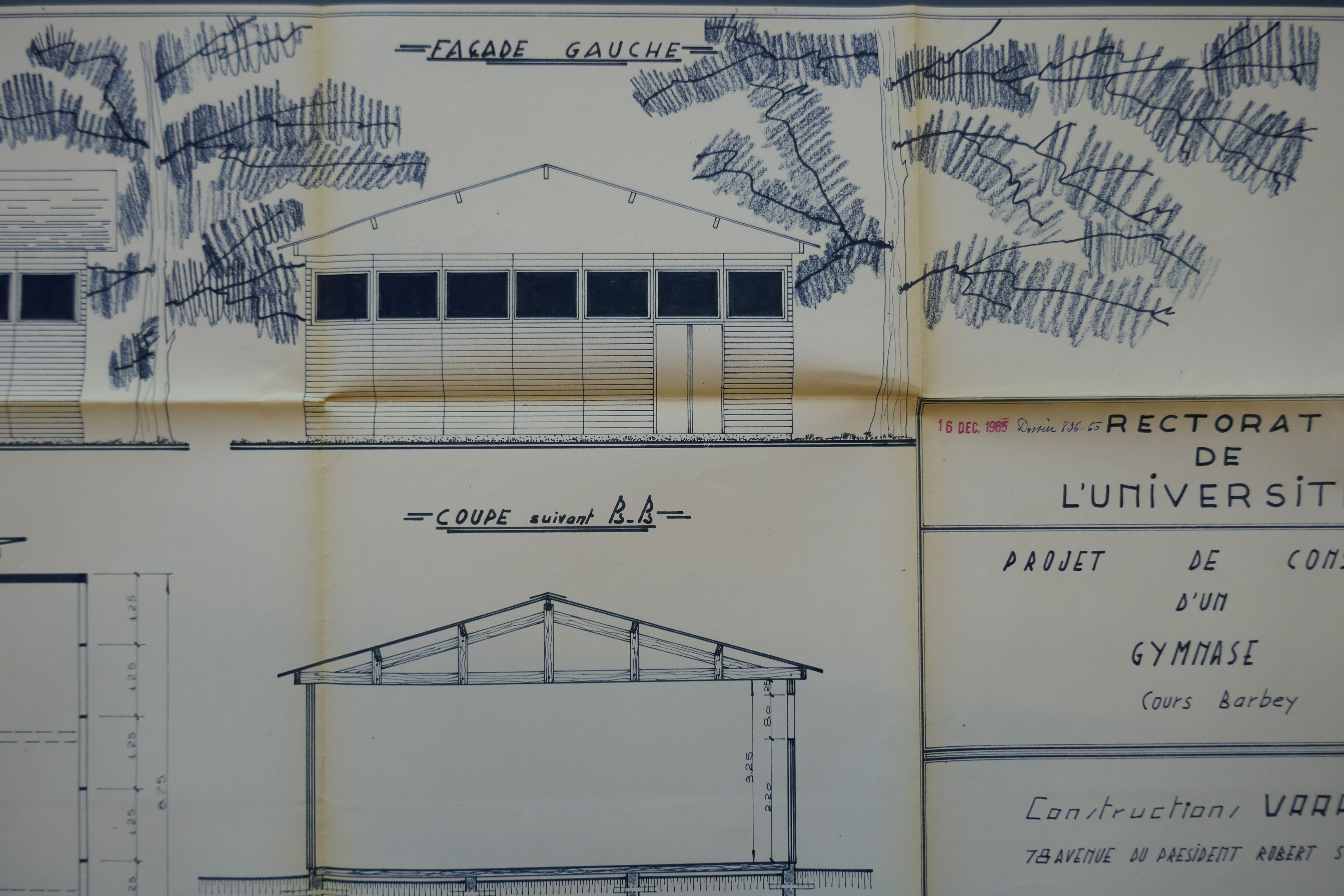 Coupe et élévation de la salle de danse par la Société Varache et Cie.