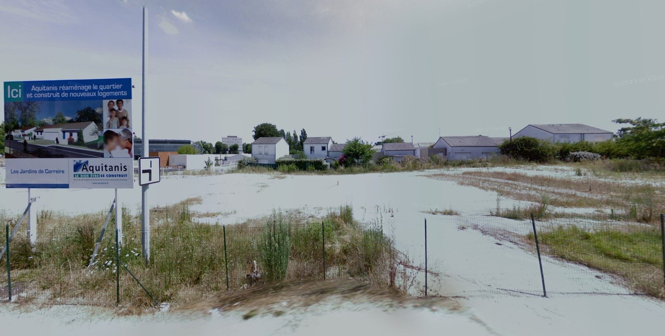 Le réaménagement de la cité en "Jardins de Carreire" par Aquitanis, 2008.