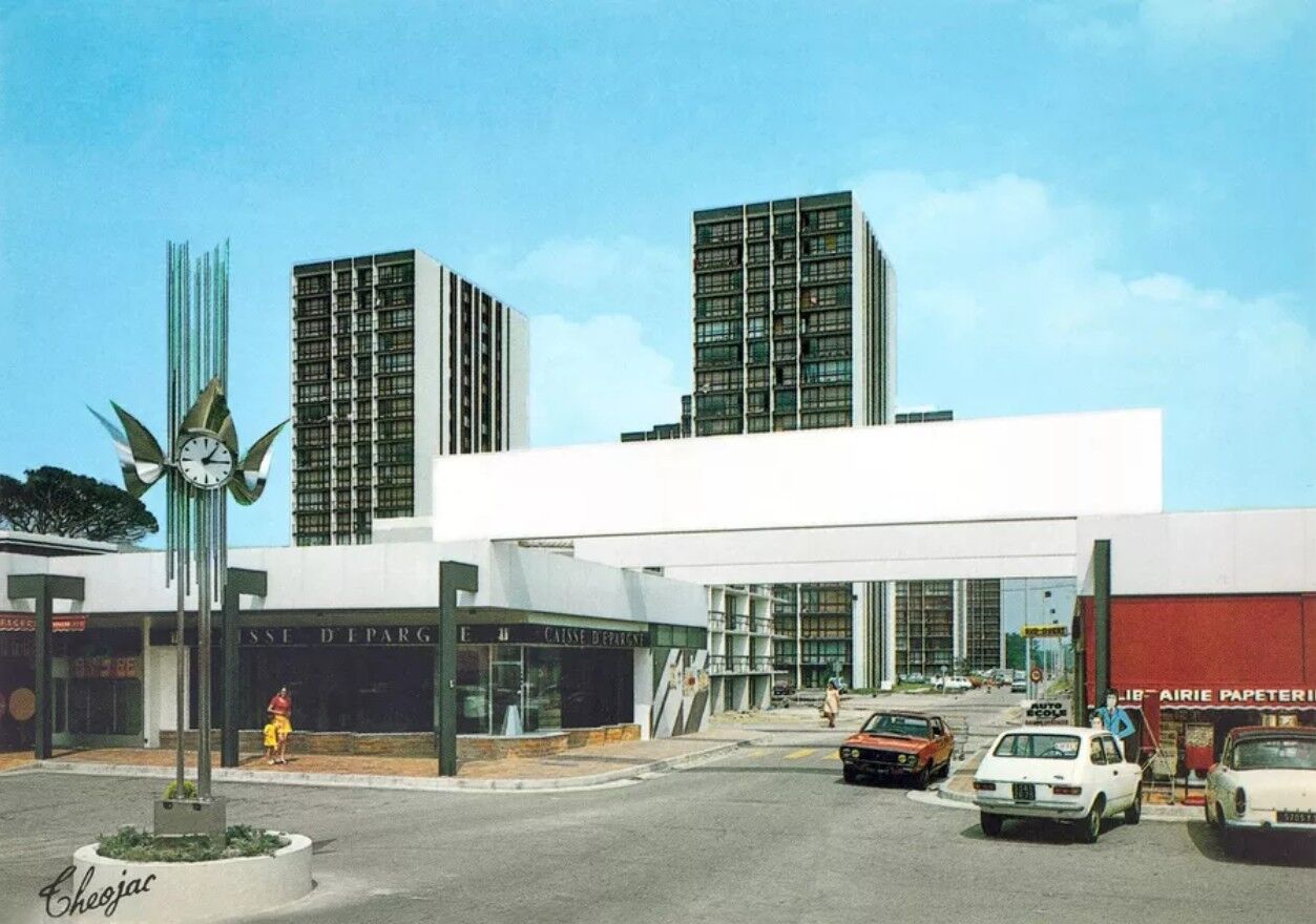 Le centre commercial de l'ensemble Saige-Formanoir, carte postale vers 1975.