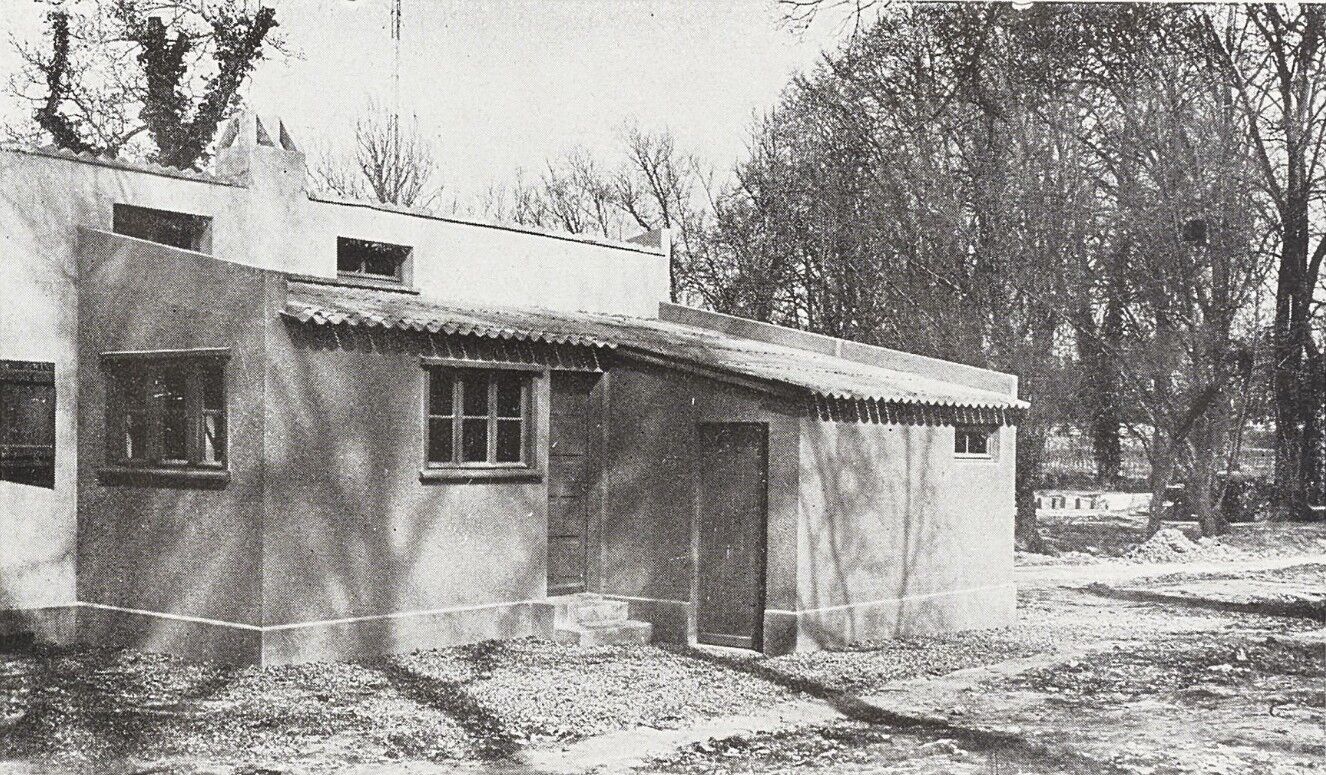 Photographie d'un des logements parue dans l'Architecture d'Aujourd'hui en 1953.