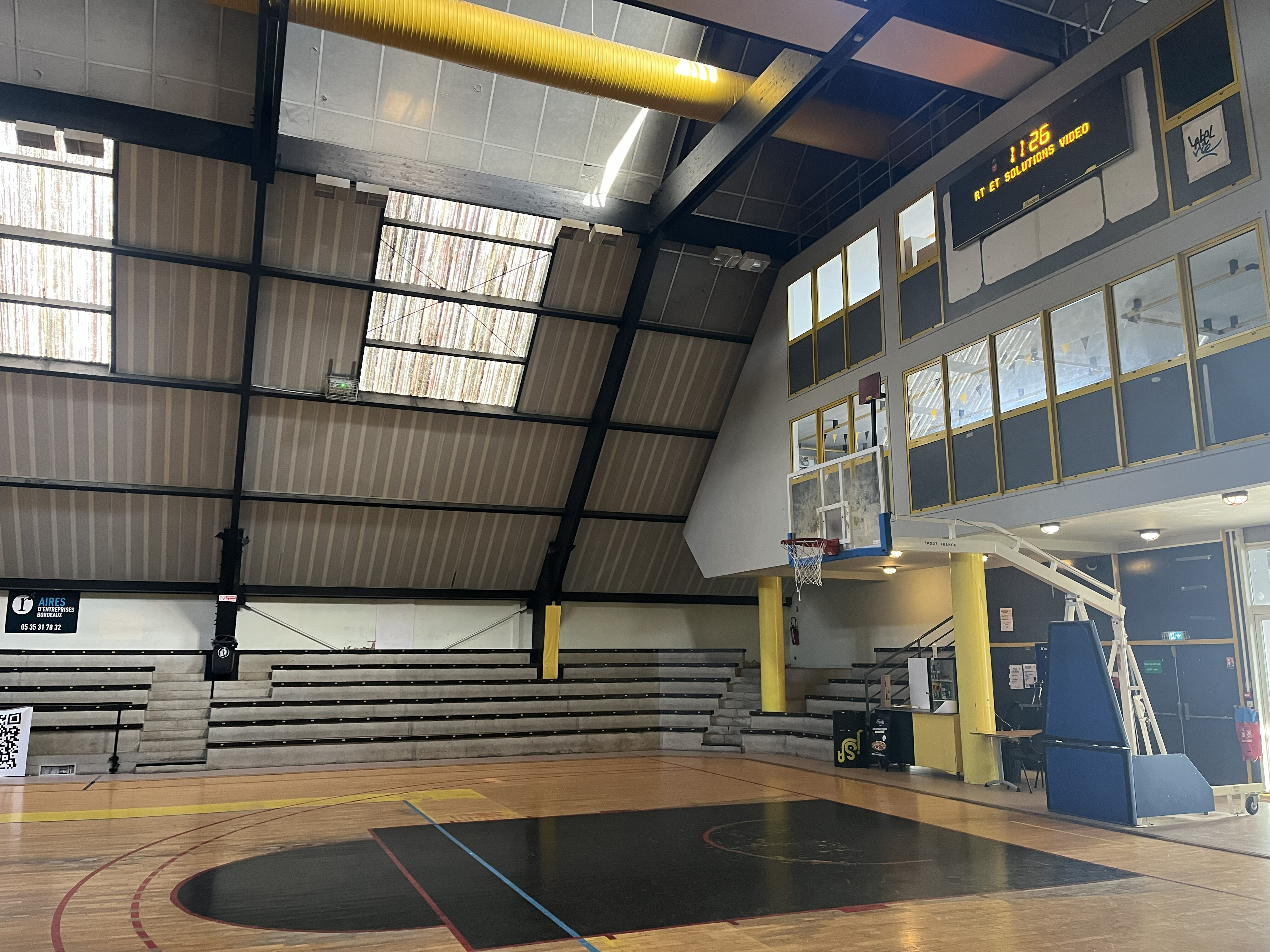 Vue intérieure du gymnase