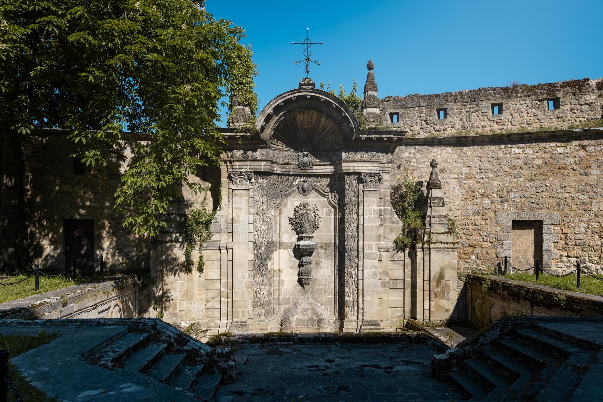  Square Dom Bedos