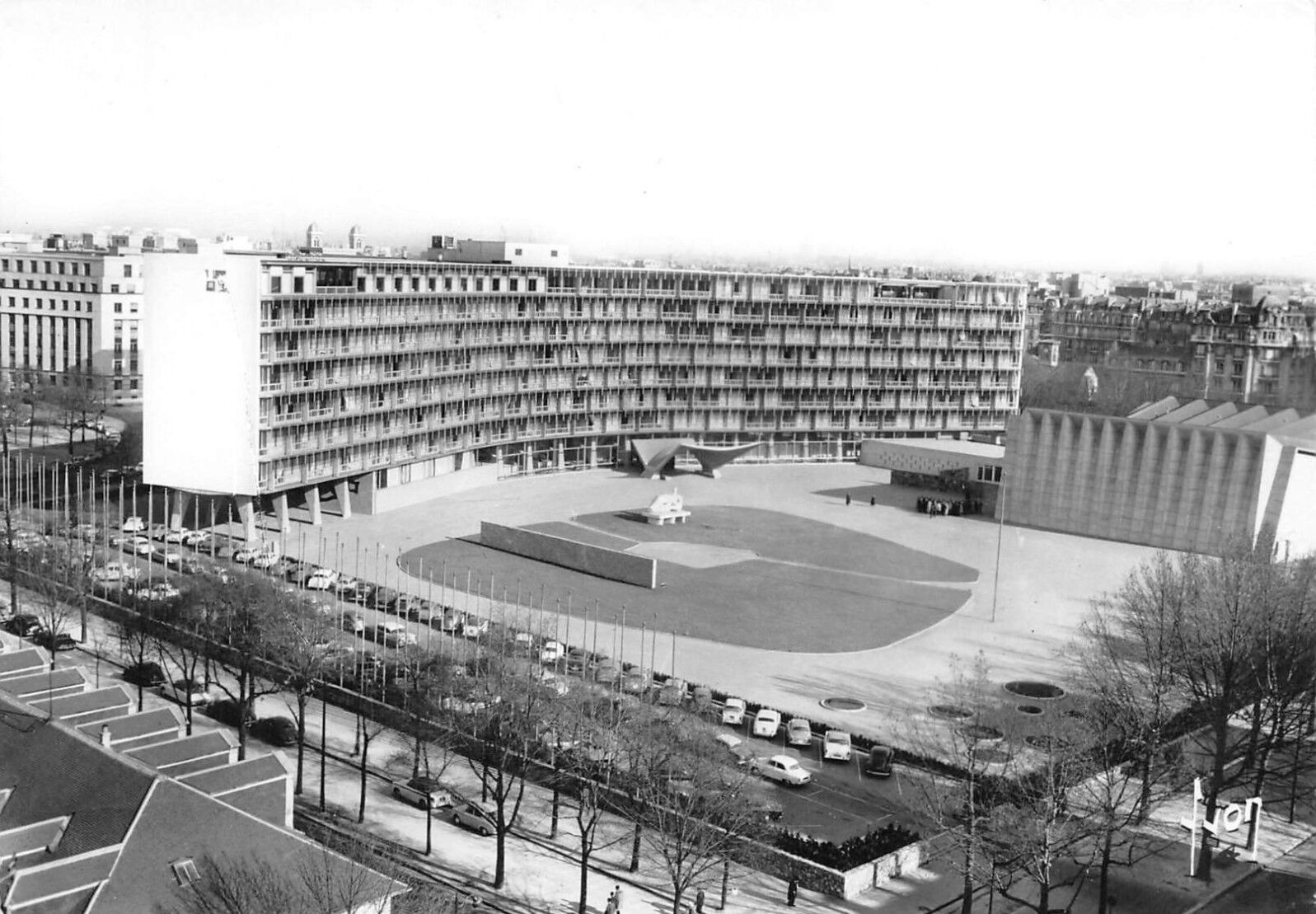 L'inspiration des frères Chaveron : le siège de l'Unesco à Paris, inauguré en 1958.