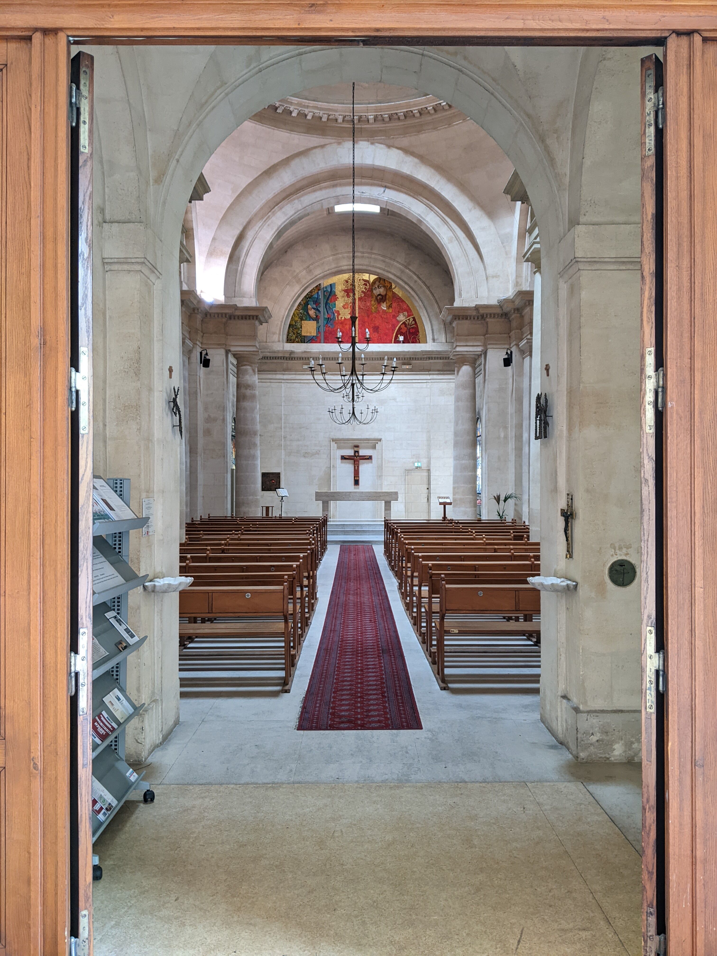 Vue intérieure depuis l'entrée.