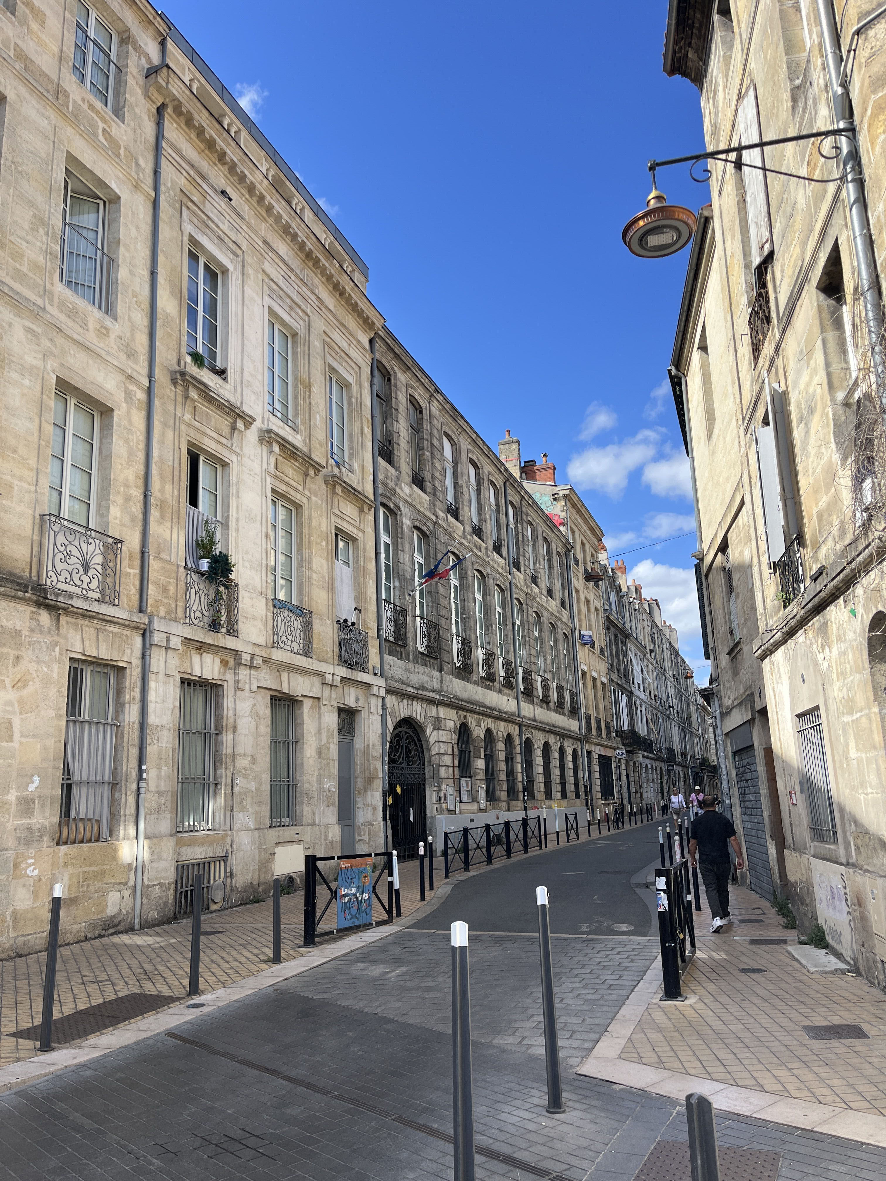 Façade principale rue des Menuts