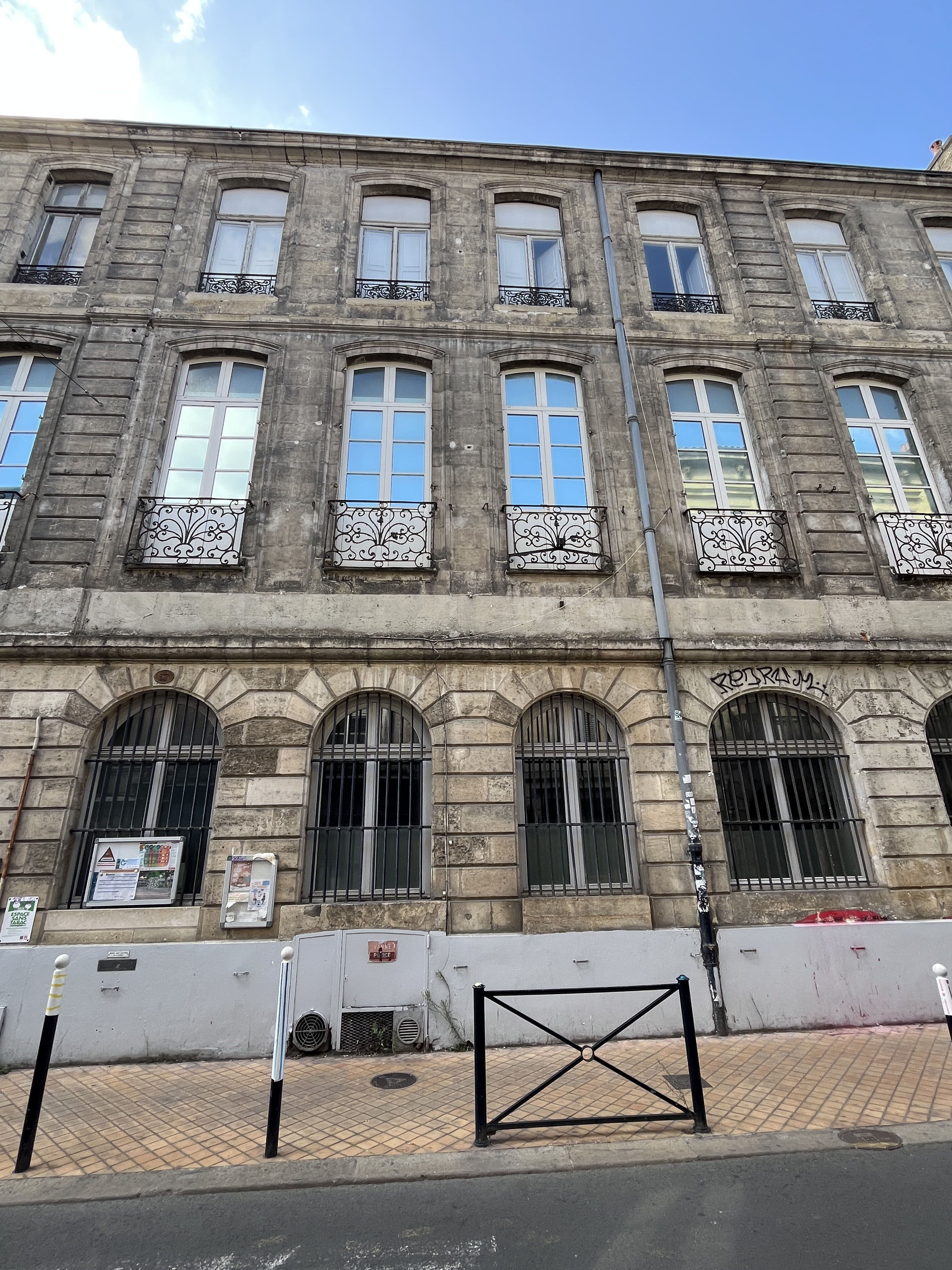 Façade en pierre du XIXe