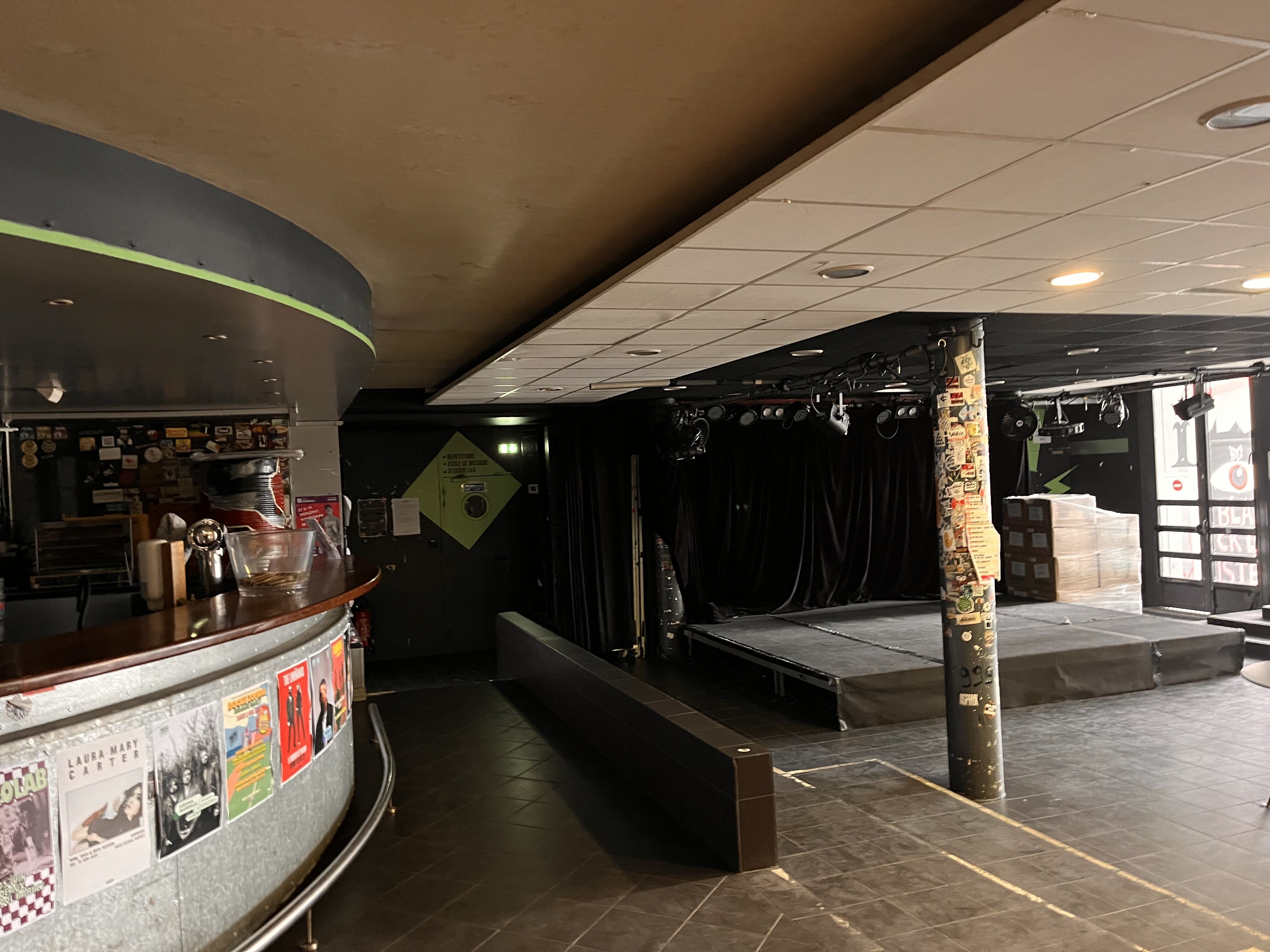 Intérieur de la Rock School