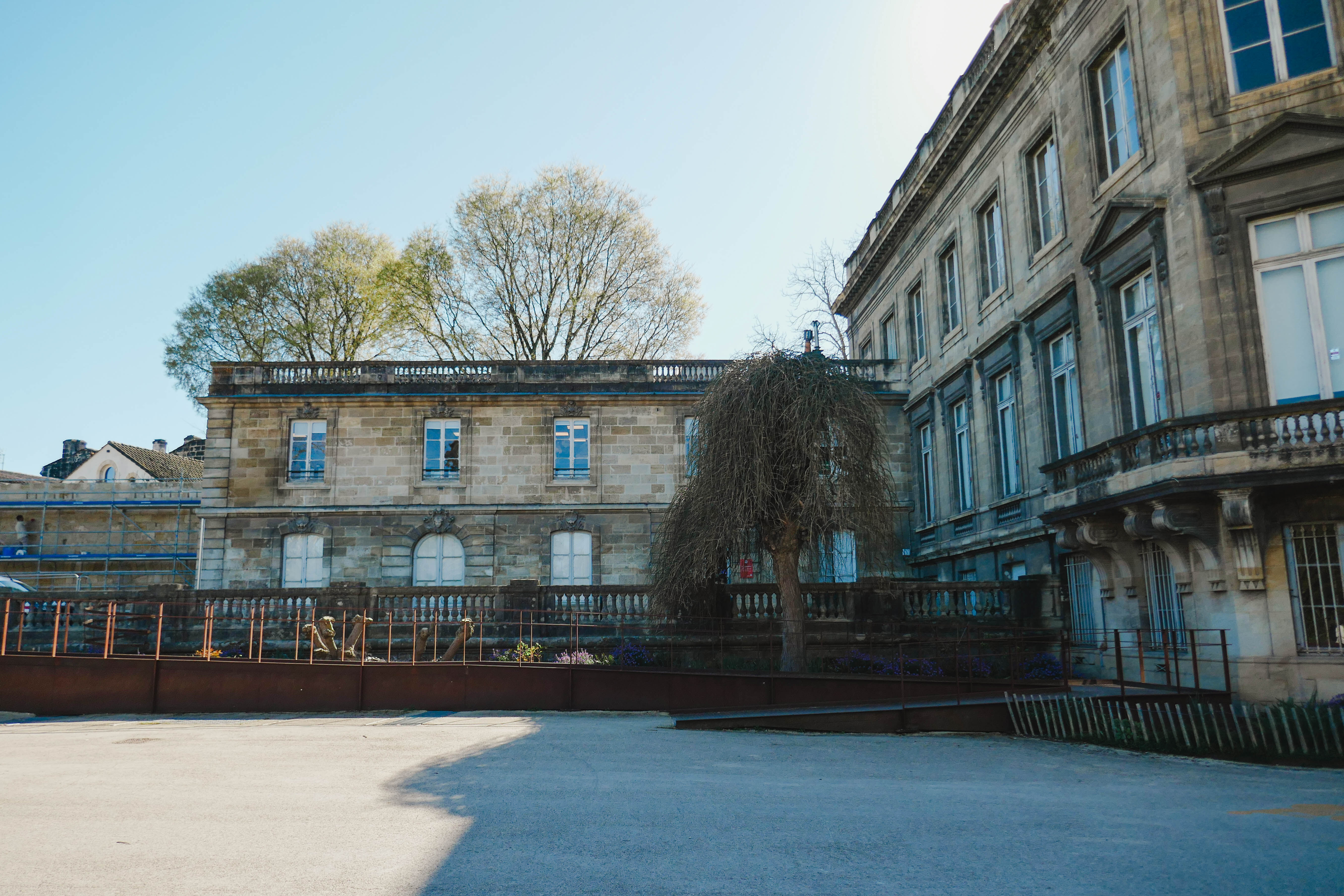 Vue générale du bâtiment