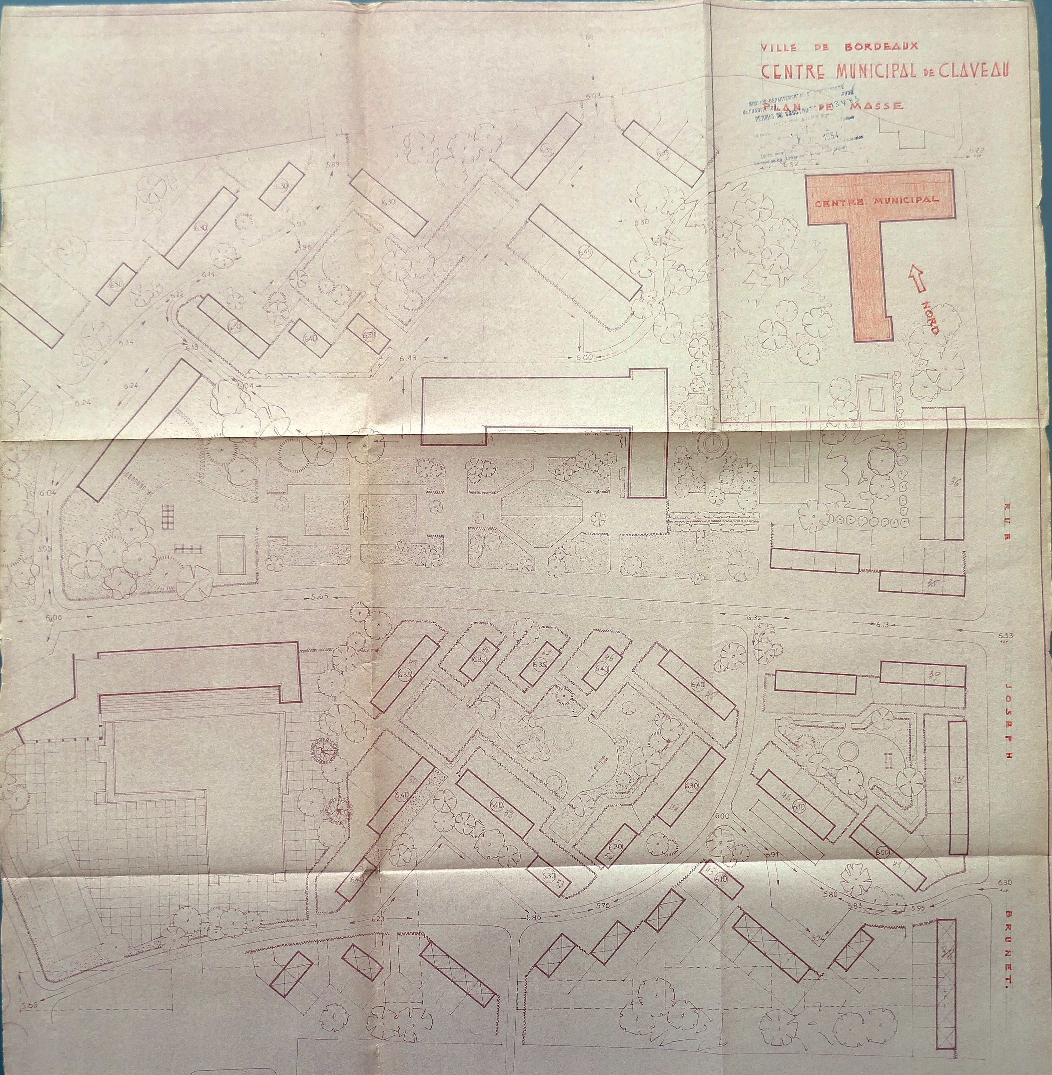 Plan de masse du centre municipal dans l'ensemble de la cité Claveau, 1953.