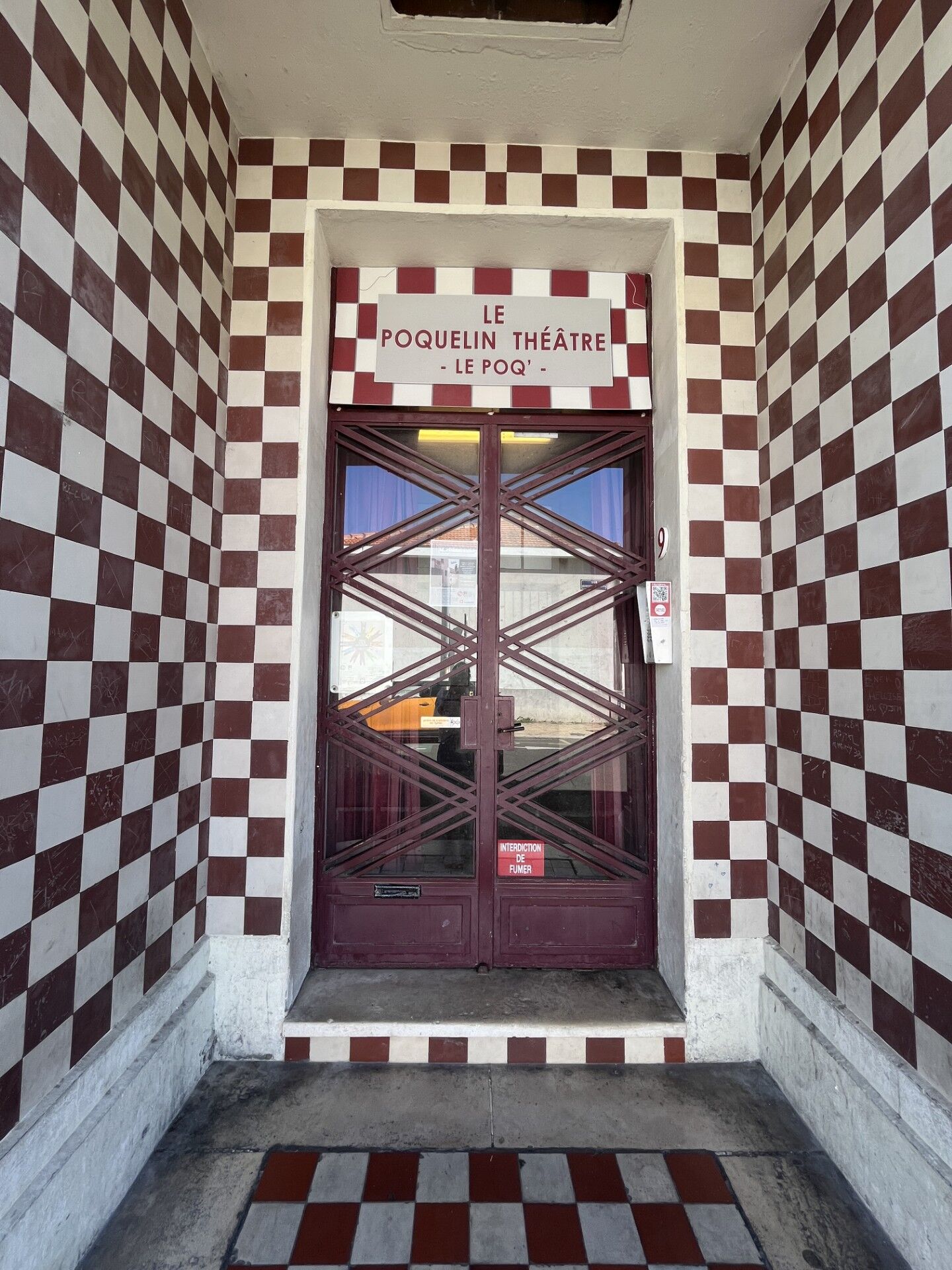 Porte d'entrée en ferronnerie
