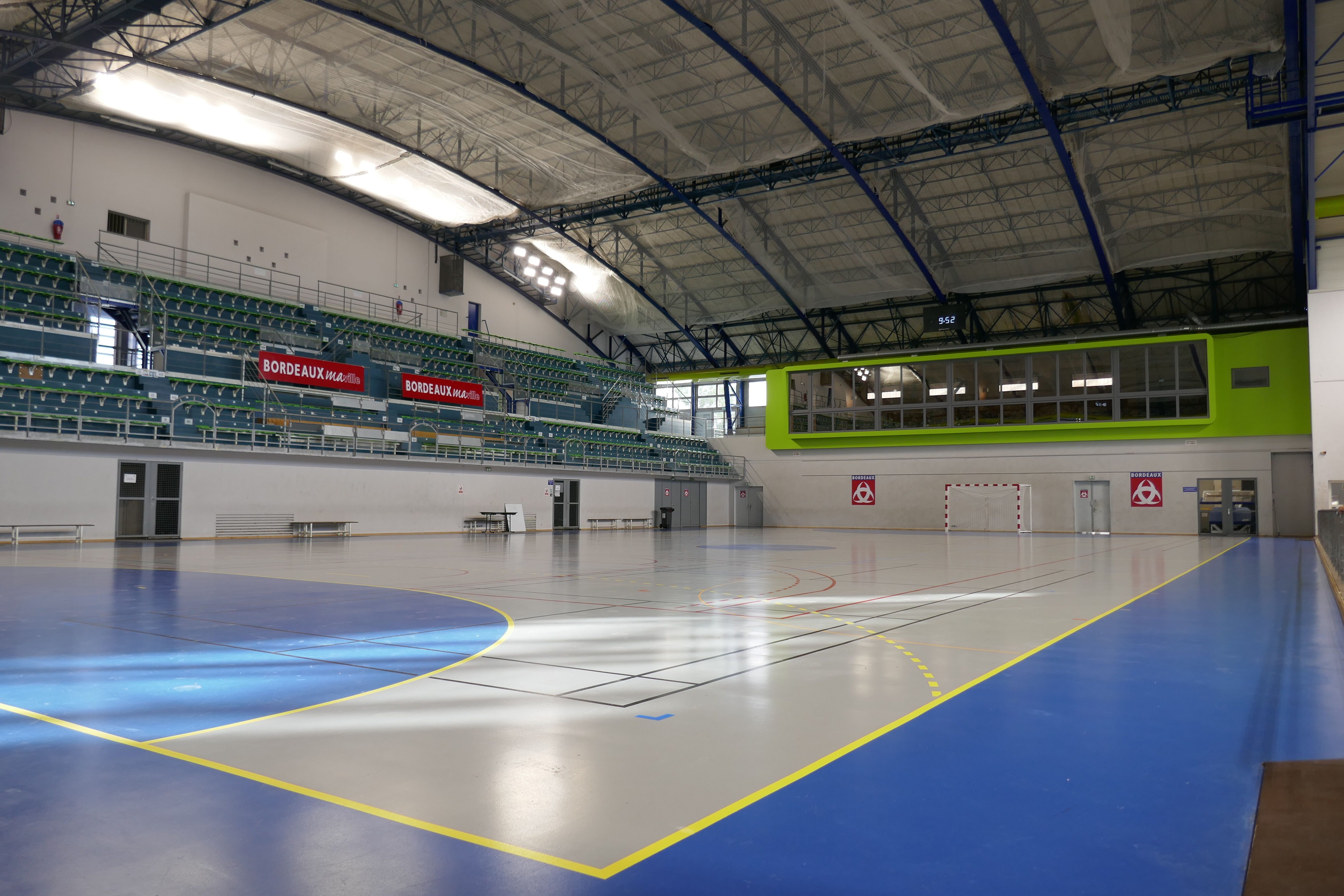 Vue de la nouvelle salle et des tribunes