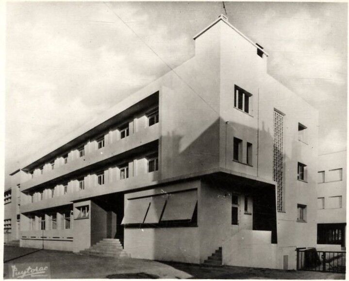 Le foyer de jeunes peu après sa construction vers 1965.